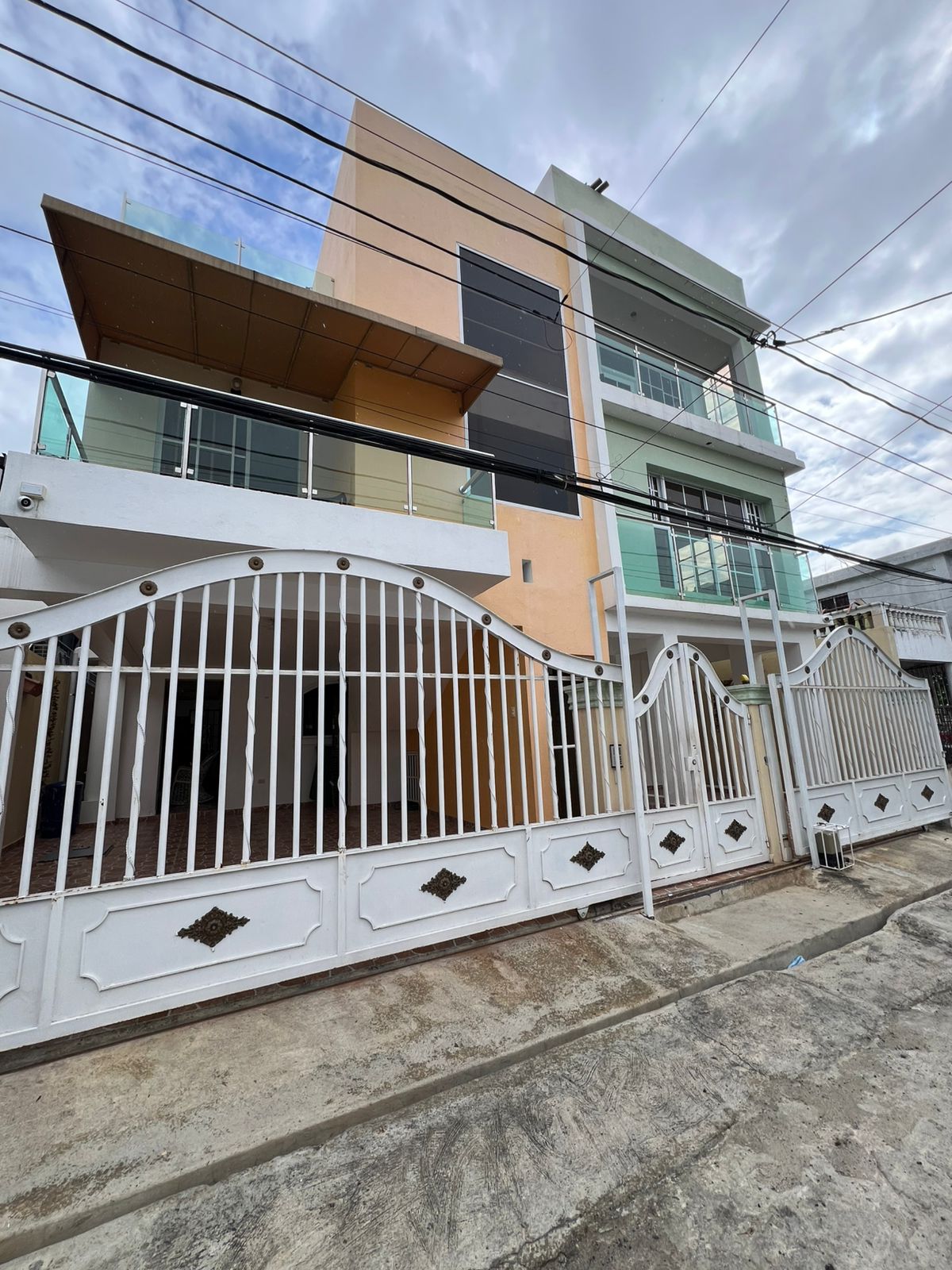 casas - CASA EN RENTA EN SANTIAGO. 0