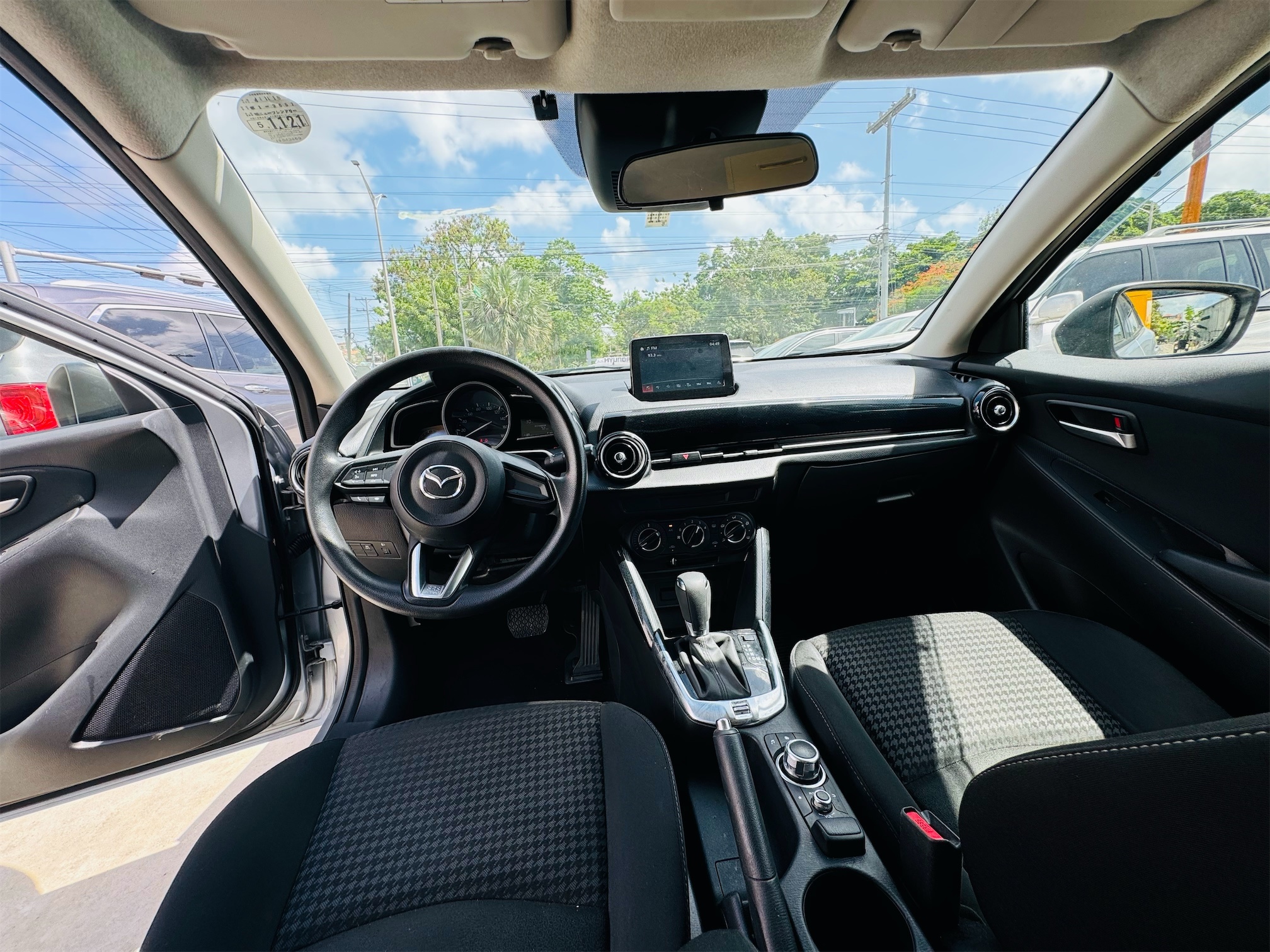 carros - Mazda Demio 2018 5