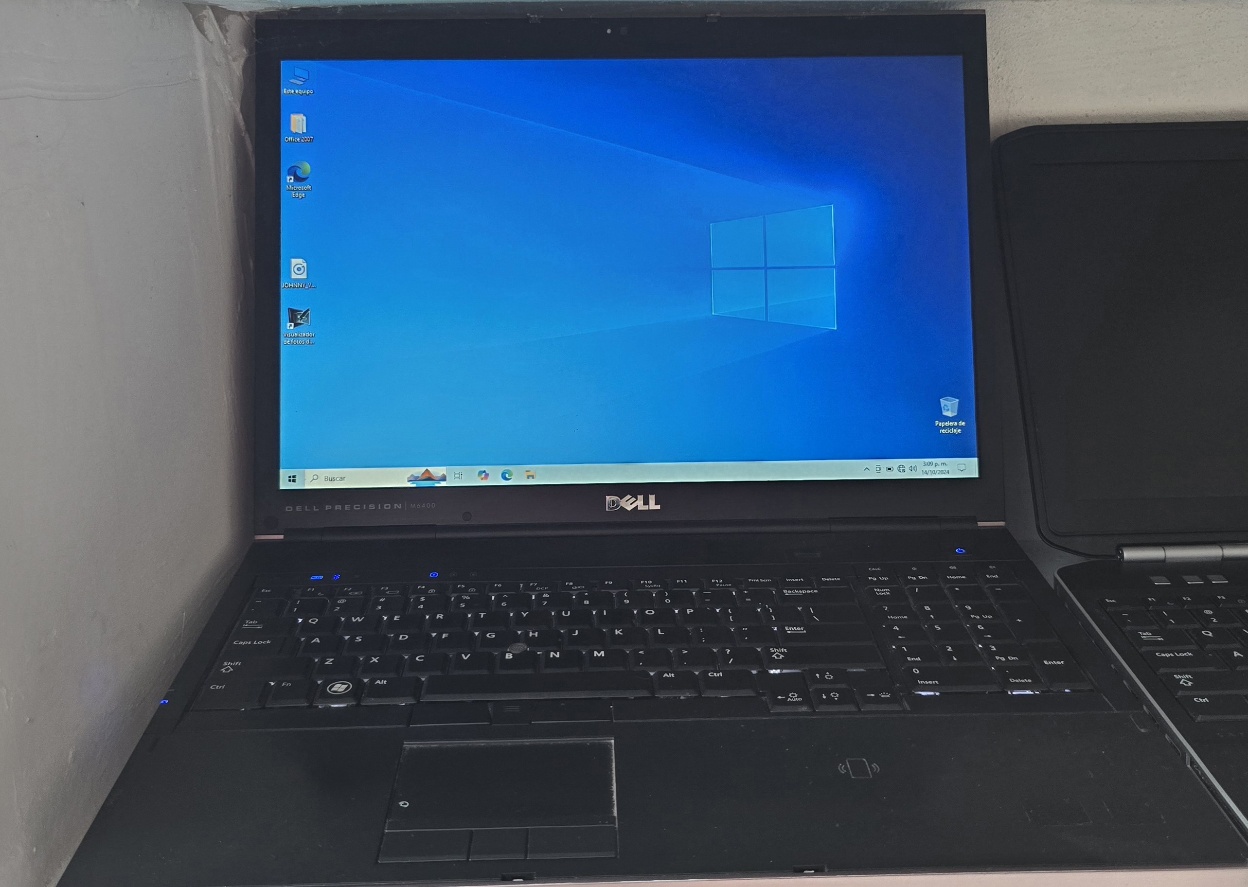 computadoras y laptops - Dell precision 17 Pulg intel Ram 8gb Disco 128gb Solido Nvidea 4gb 