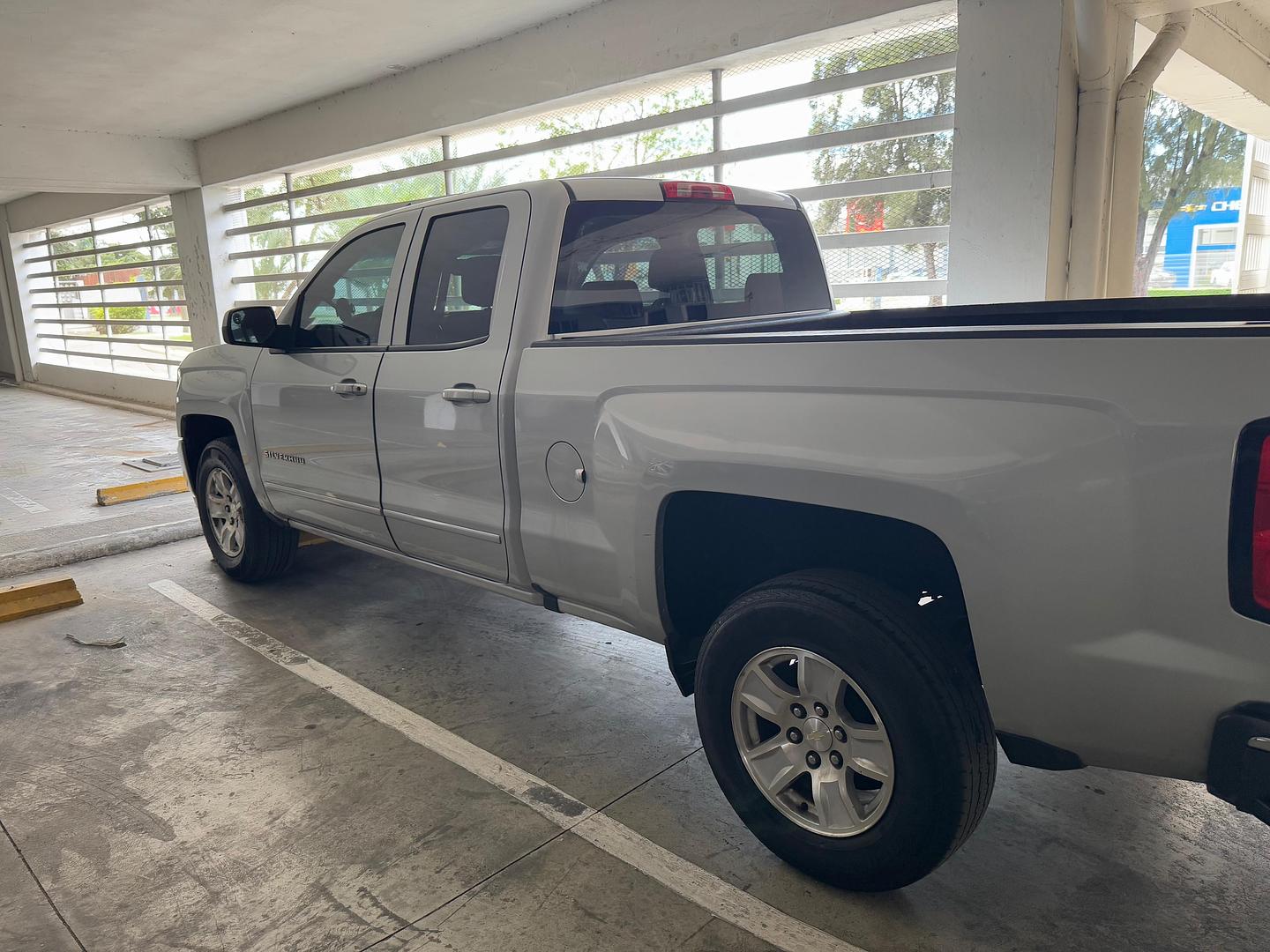 jeepetas y camionetas - Chevrolet silverado 2019 5