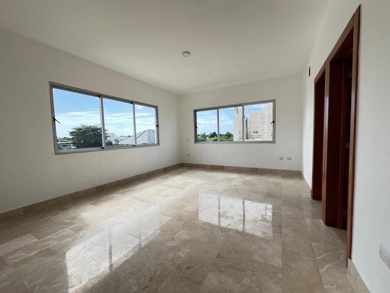 casas vacacionales y villas - Vendo increíble Villa en punta cana dos niveles 4 habitaciones con baño 4 parque 7