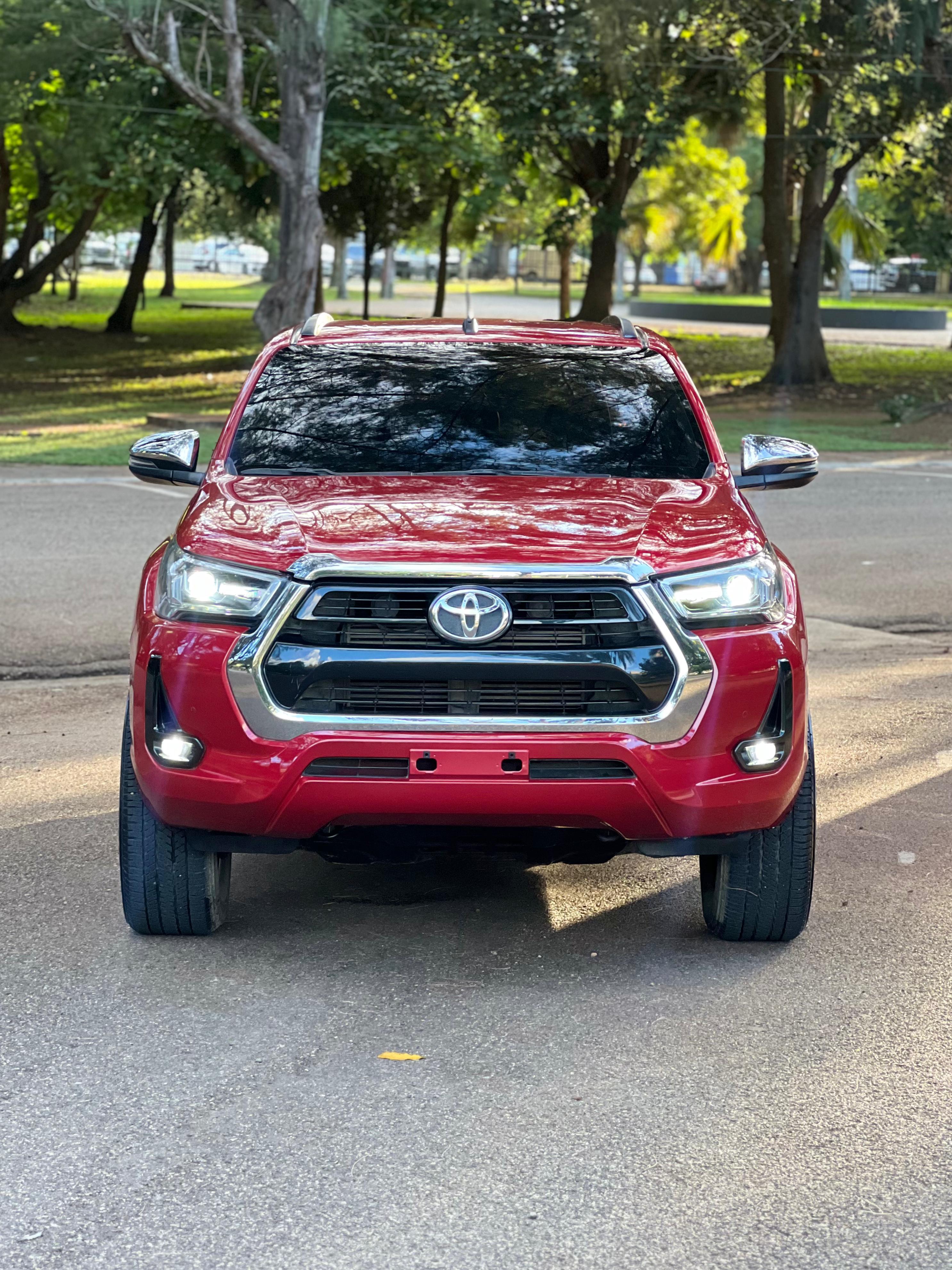 jeepetas y camionetas - Toyota hilux 2022 3