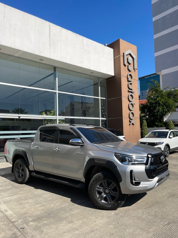 jeepetas y camionetas - Toyota hilux 2022 1