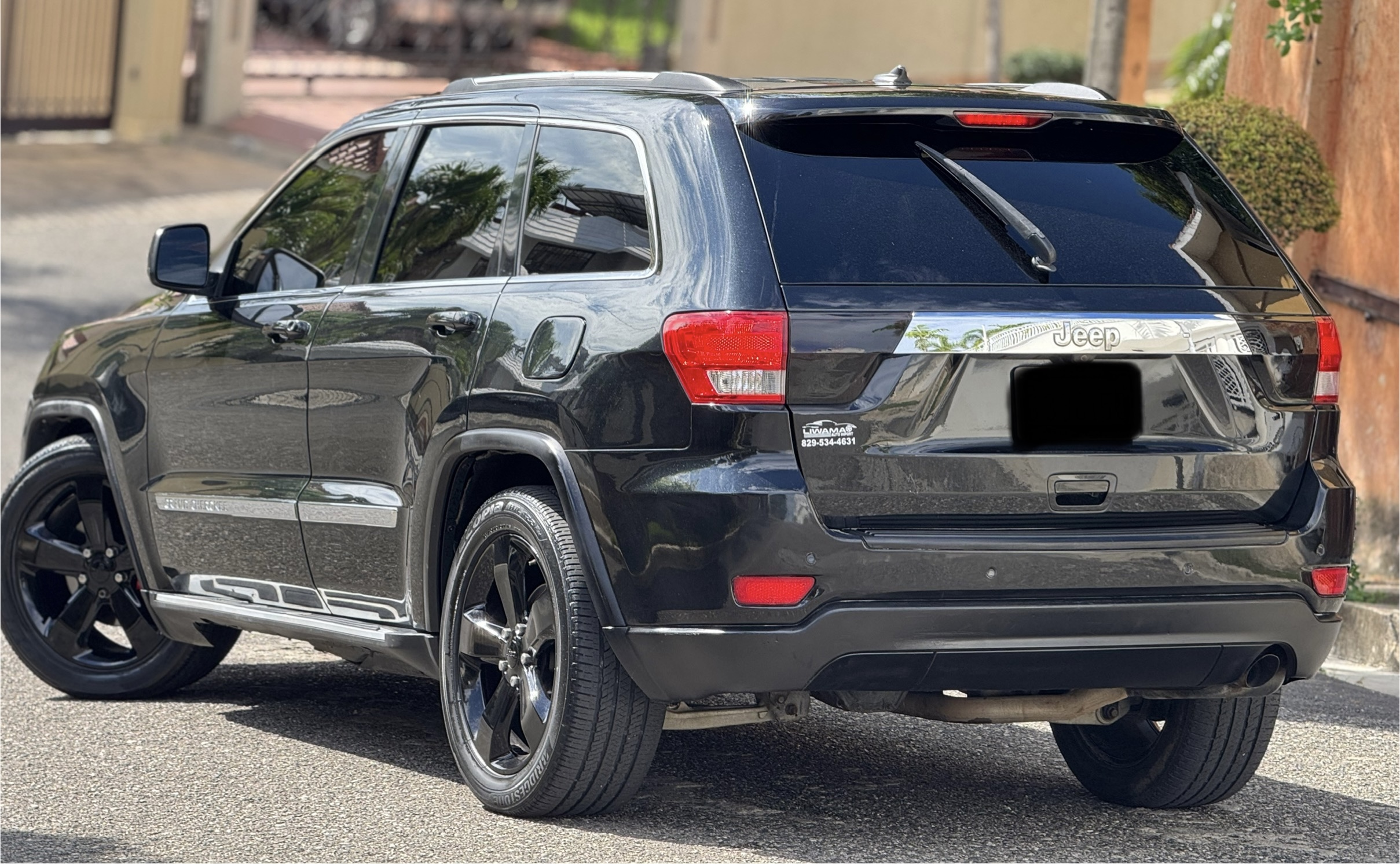 jeepetas y camionetas - Jeep Grand laredo 4x2 panorámica  2011 2