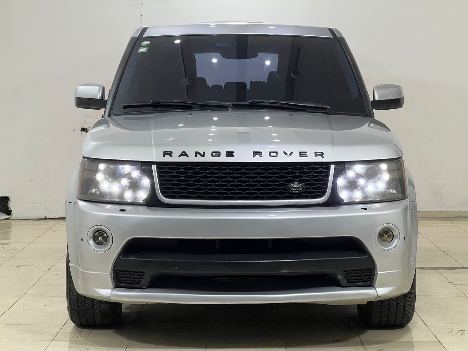 jeepetas y camionetas - RANGE ROVER SPORT AÑO 2016 KIT 2012 2