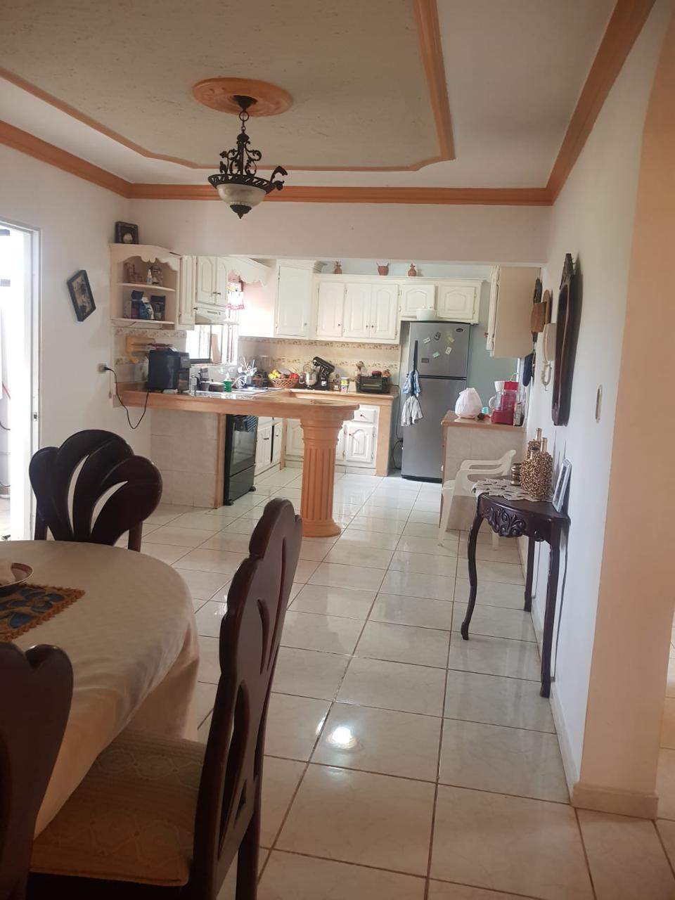 casas - ESPACIOSA CASA EN VENTA EN SAN PEDRO DE MACORIS. 2