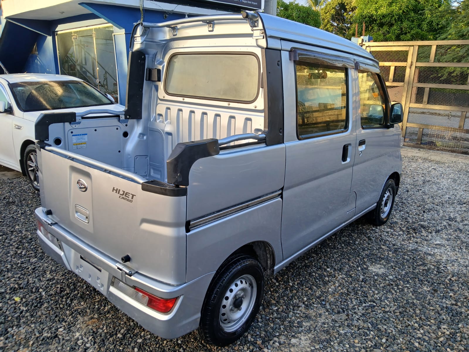 carros - VENDO DAIHATSU HIJET 2018 INICIAL 150,000 FINANCIA 4