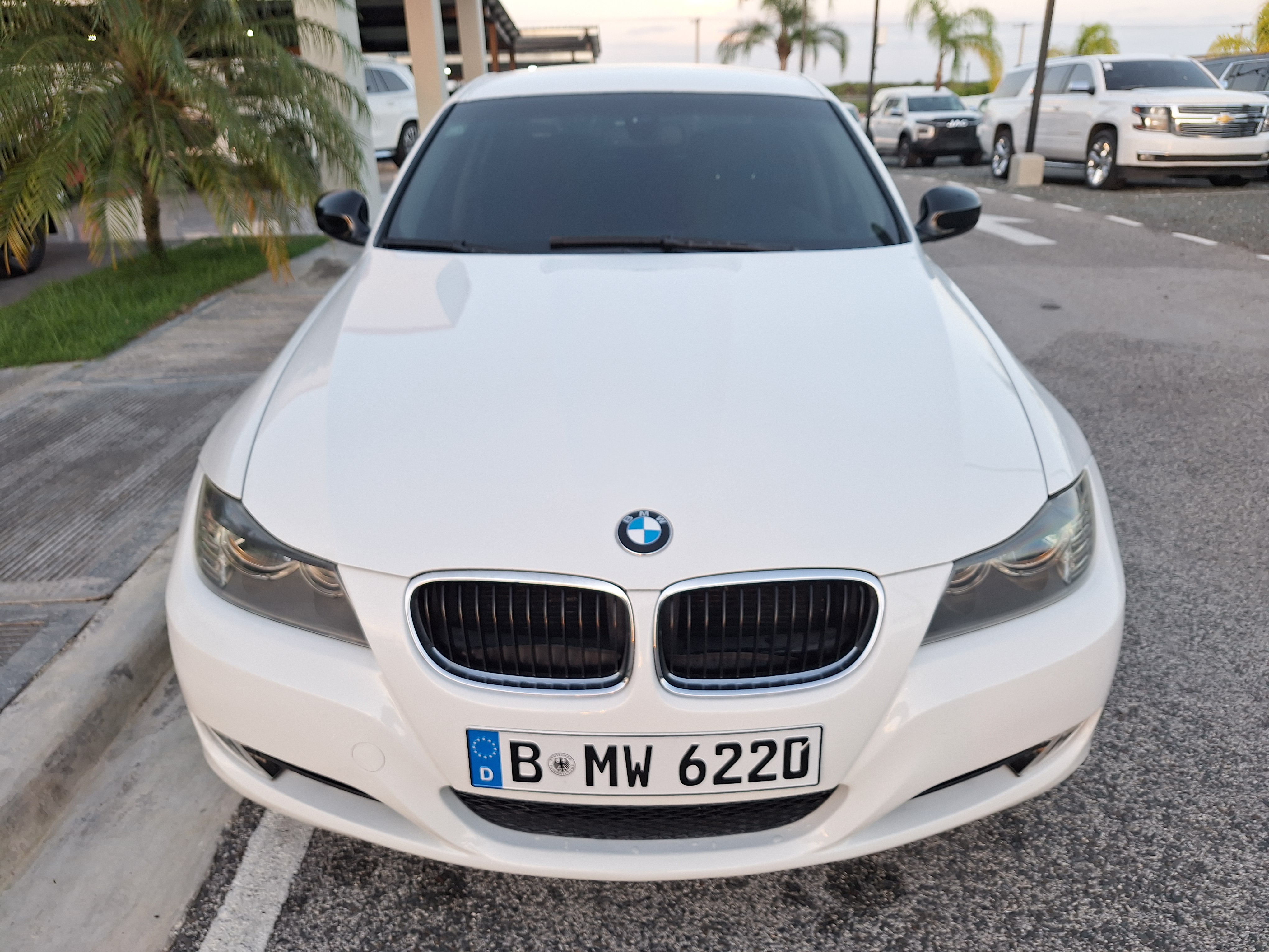 carros - BMW 318, 2009 3