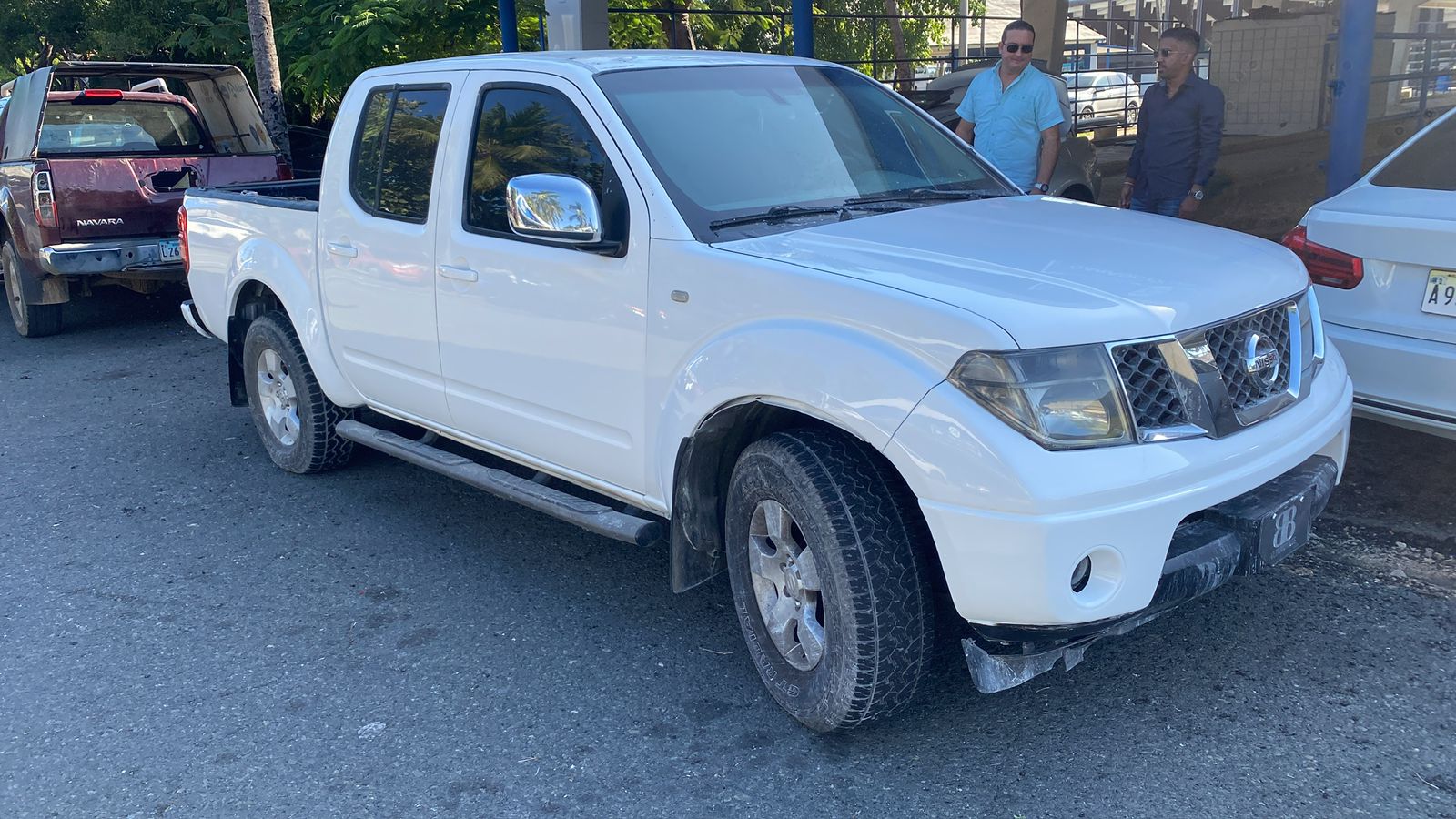 jeepetas y camionetas - Nissan Navara 2011 4x4  diesel  2