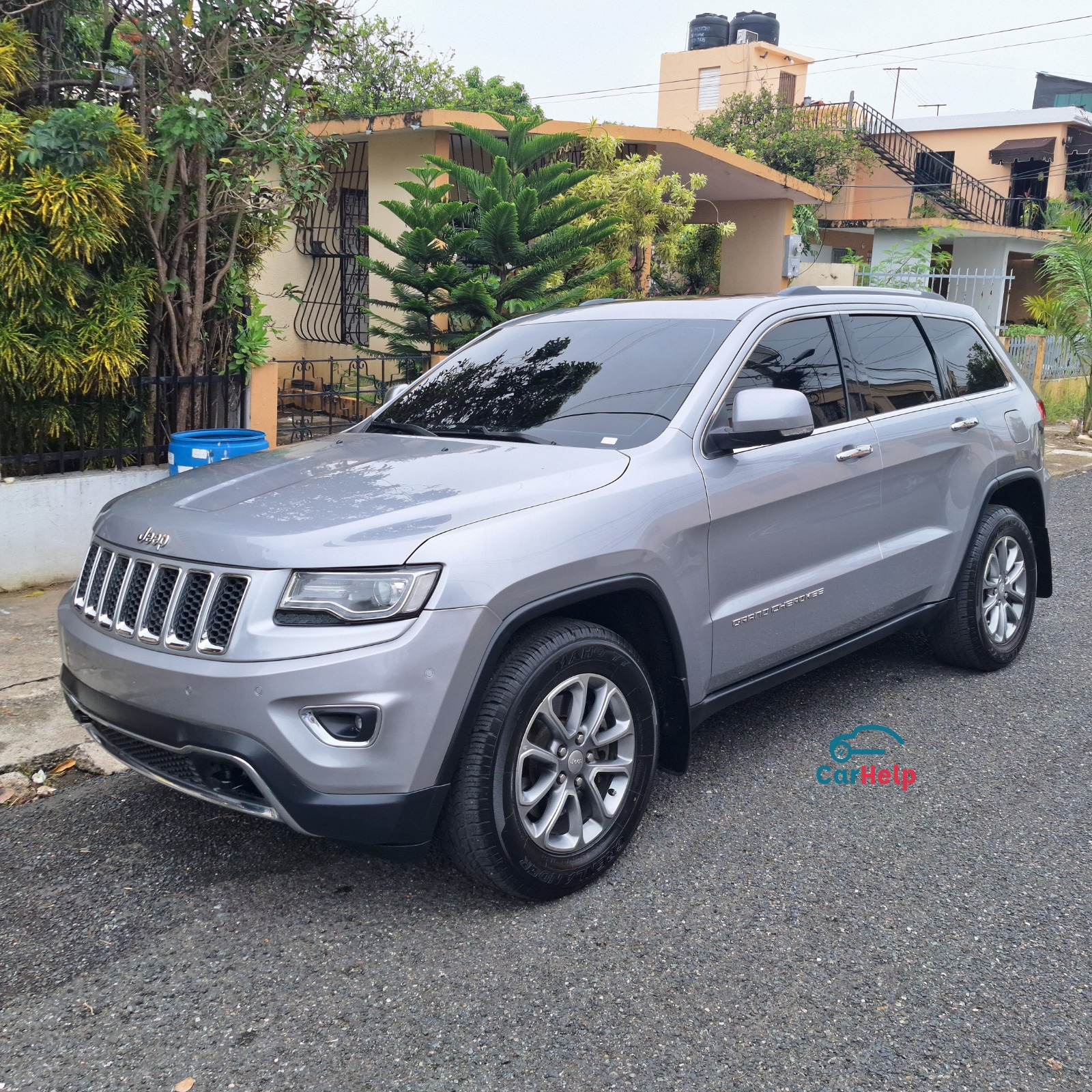 jeepetas y camionetas - Vendo Jeep Grand Cherokee 2014 4X4 Versión especial de la casa Reid & Cia.