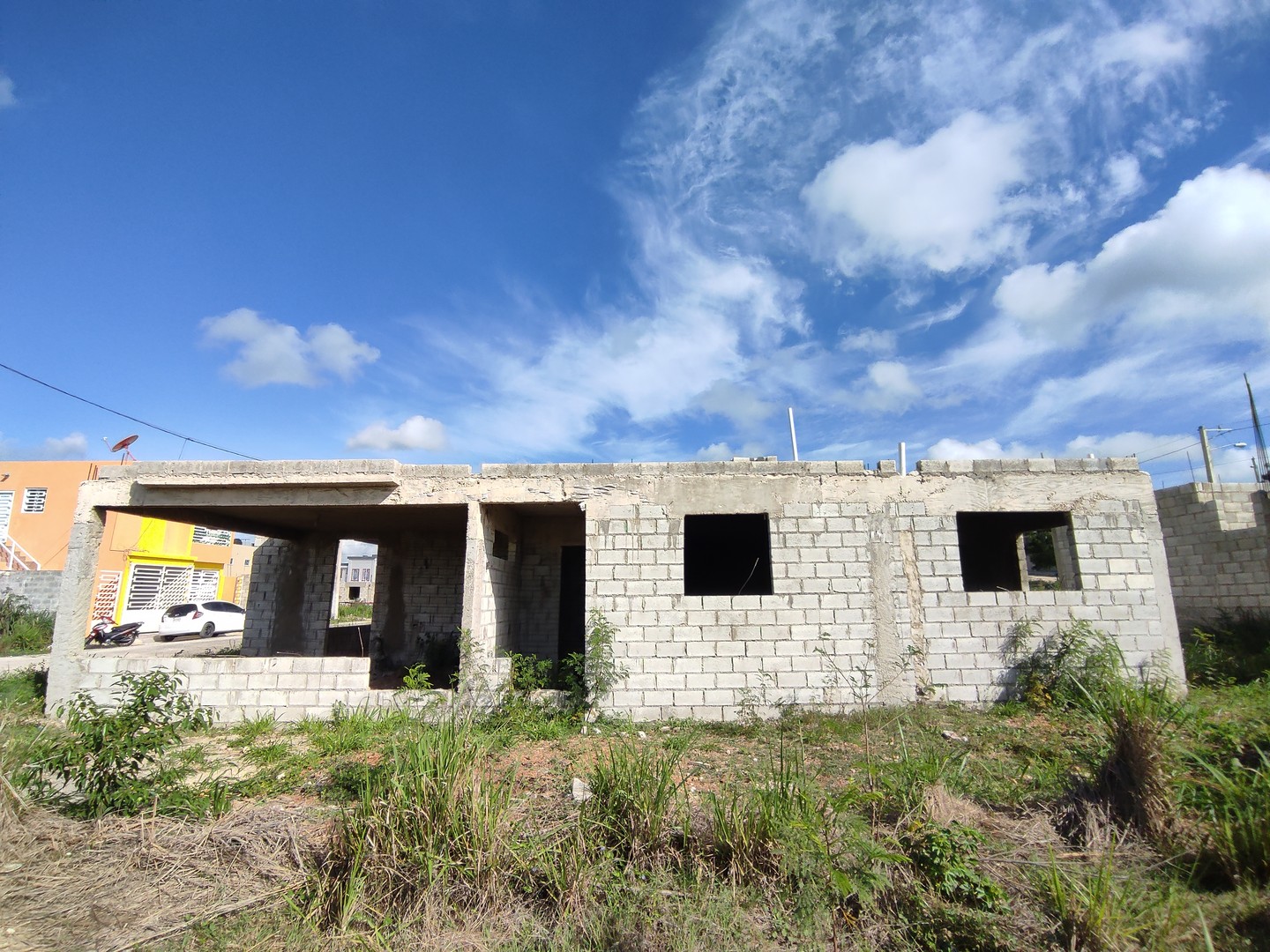 casas - SE VENDE Amplia CASA EN CONSTRUCCION con Excelente Ubicación en Villa Visan  4