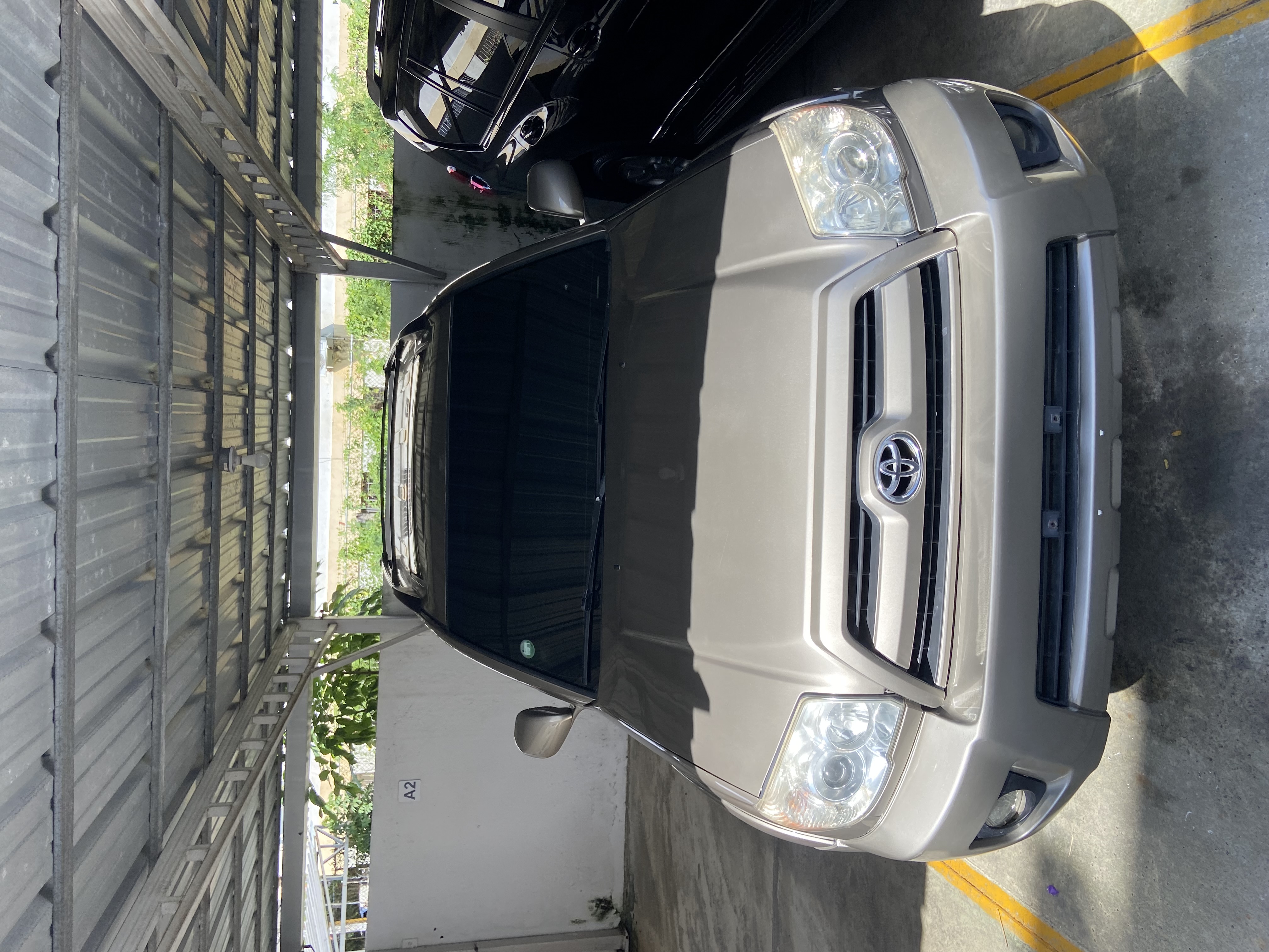 jeepetas y camionetas - Se vende Toyota 4Runner en excelentes condiciones  8