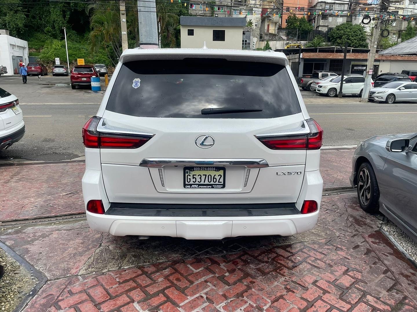 jeepetas y camionetas - Lexus LX 570 2018 4