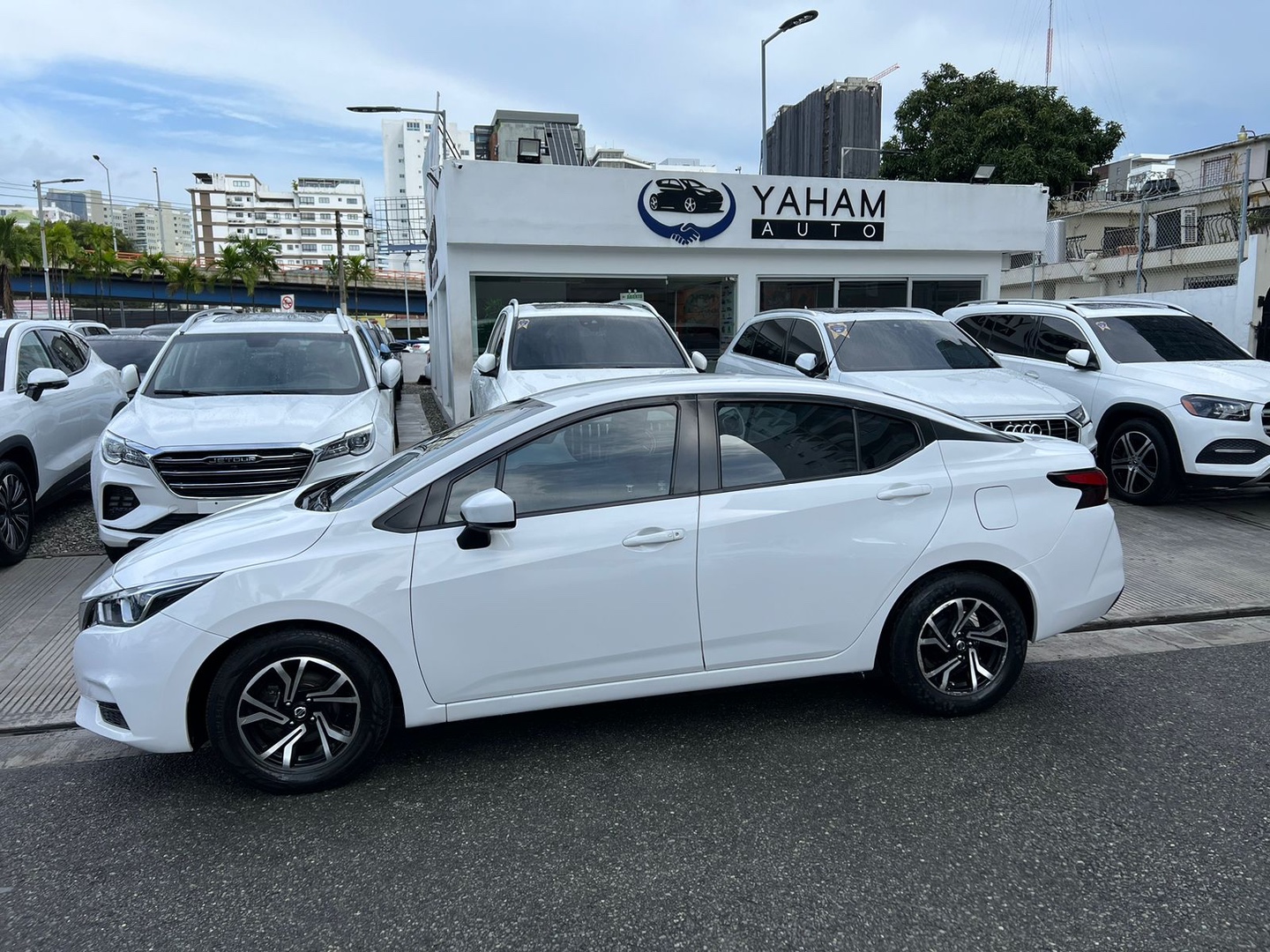 carros - NISSAN VERSA 2021 BLANCO 5