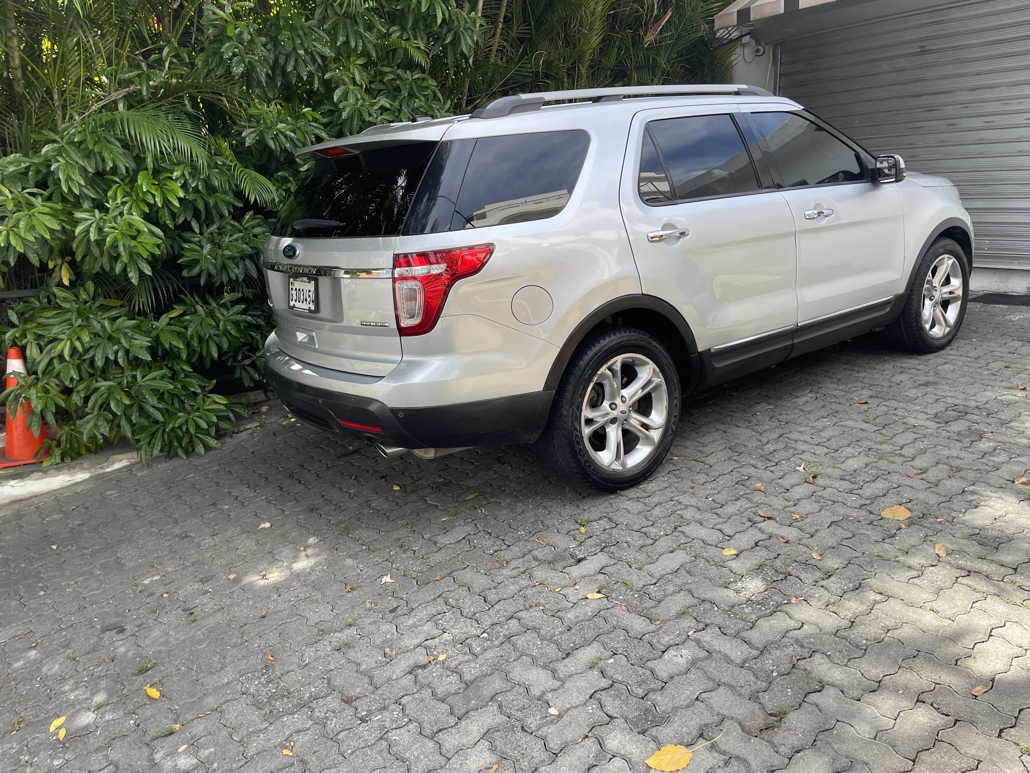 jeepetas y camionetas - Ford Explorer Limited 3.5, 6 cilindros,como nueva, un solo dueño 