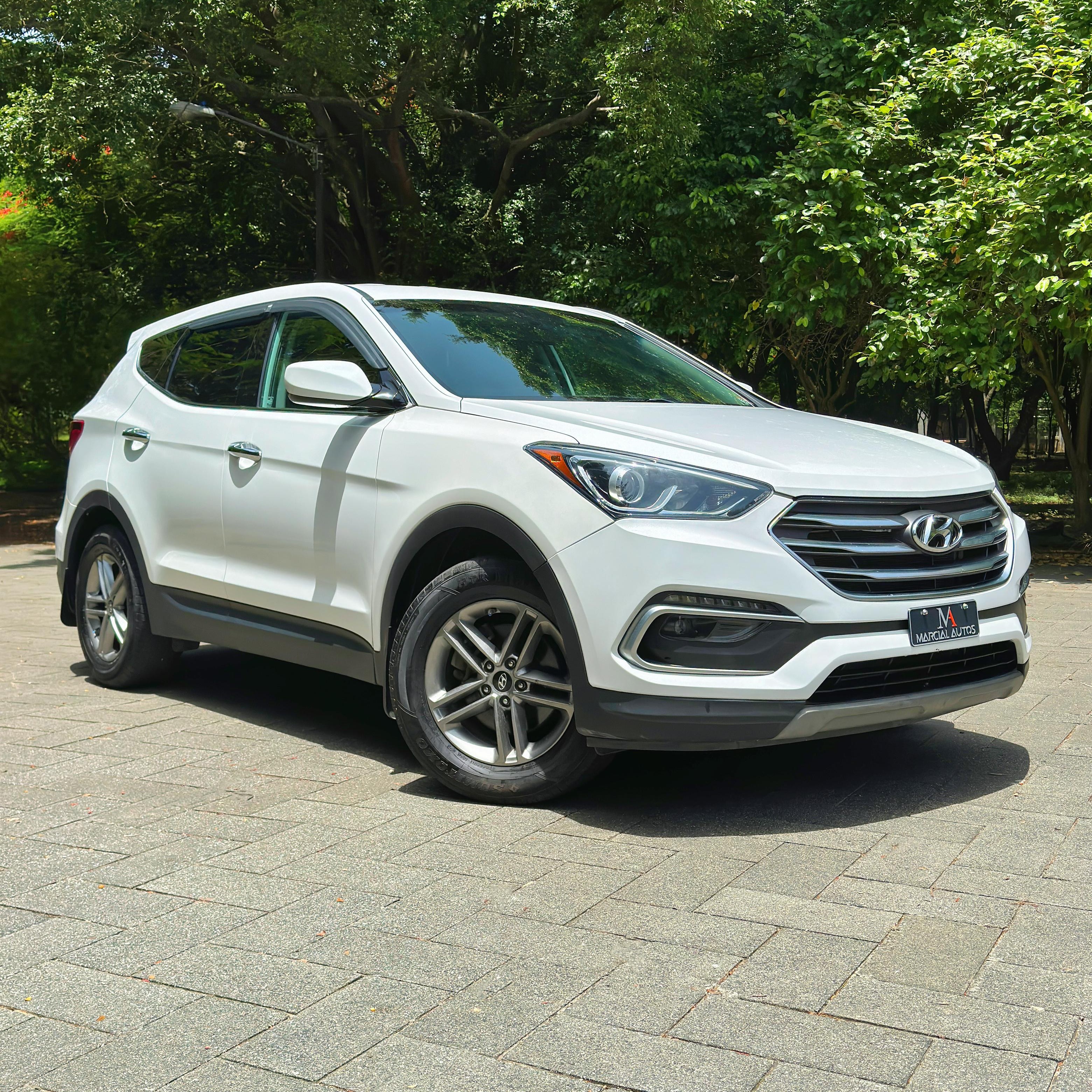 jeepetas y camionetas - Tal como la ves impecable hyundai santa fe sport 2018 excelente condiciones 