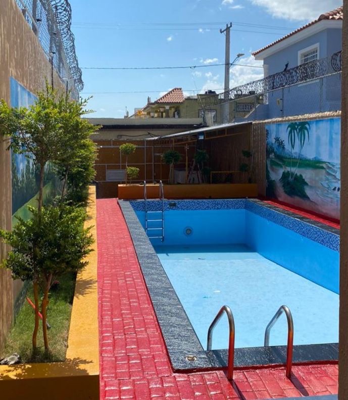 casas - casa con piscina en bani vendo urb Valera Guzman pista de la playa  8