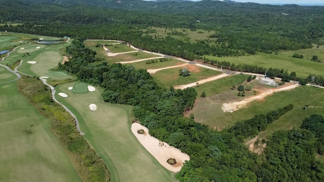 solares y terrenos - Impresionante Solar de 3,000 Metros con vista al campo de golf. 1