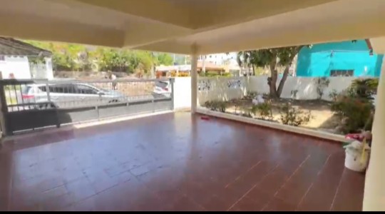 casas - Casa grande con mucho patio de 4 dormitorios en lugar tranquilo y seguro 3