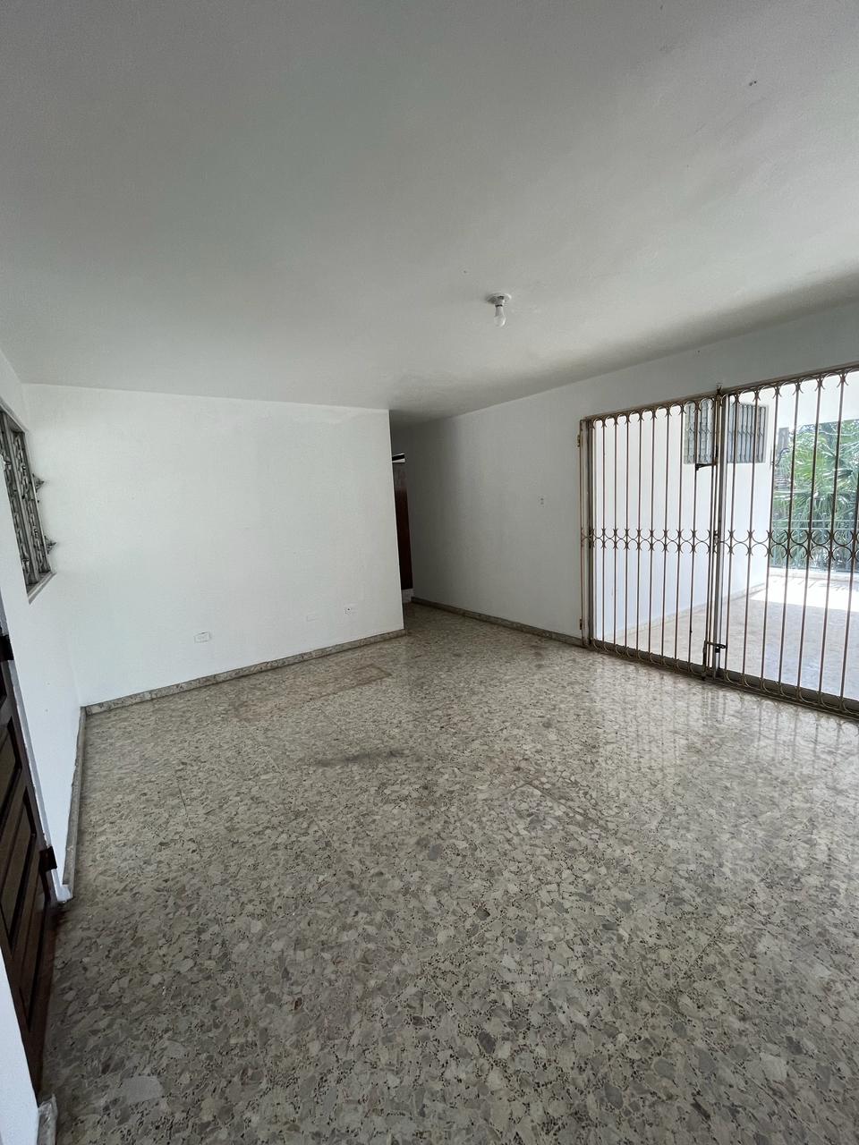 casas - Casa en Venta, La Castellana RD$ 25,000,000   7