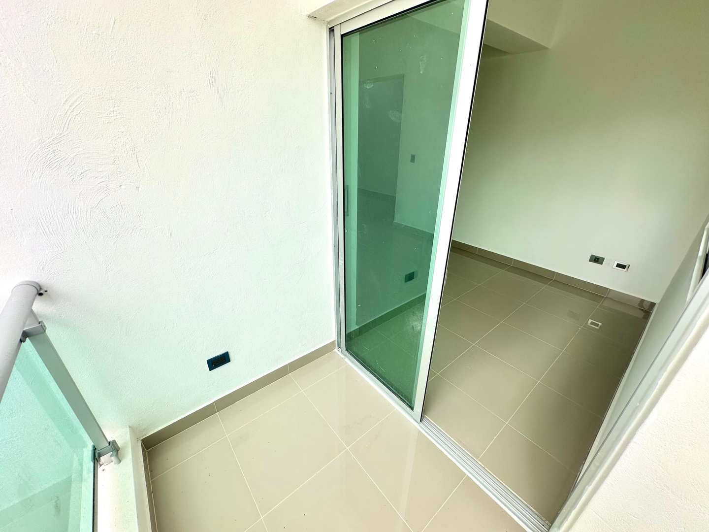 apartamentos - Vendo independencia segundo nivel dos hab balcón dos baños parqueo techado nuevo 3