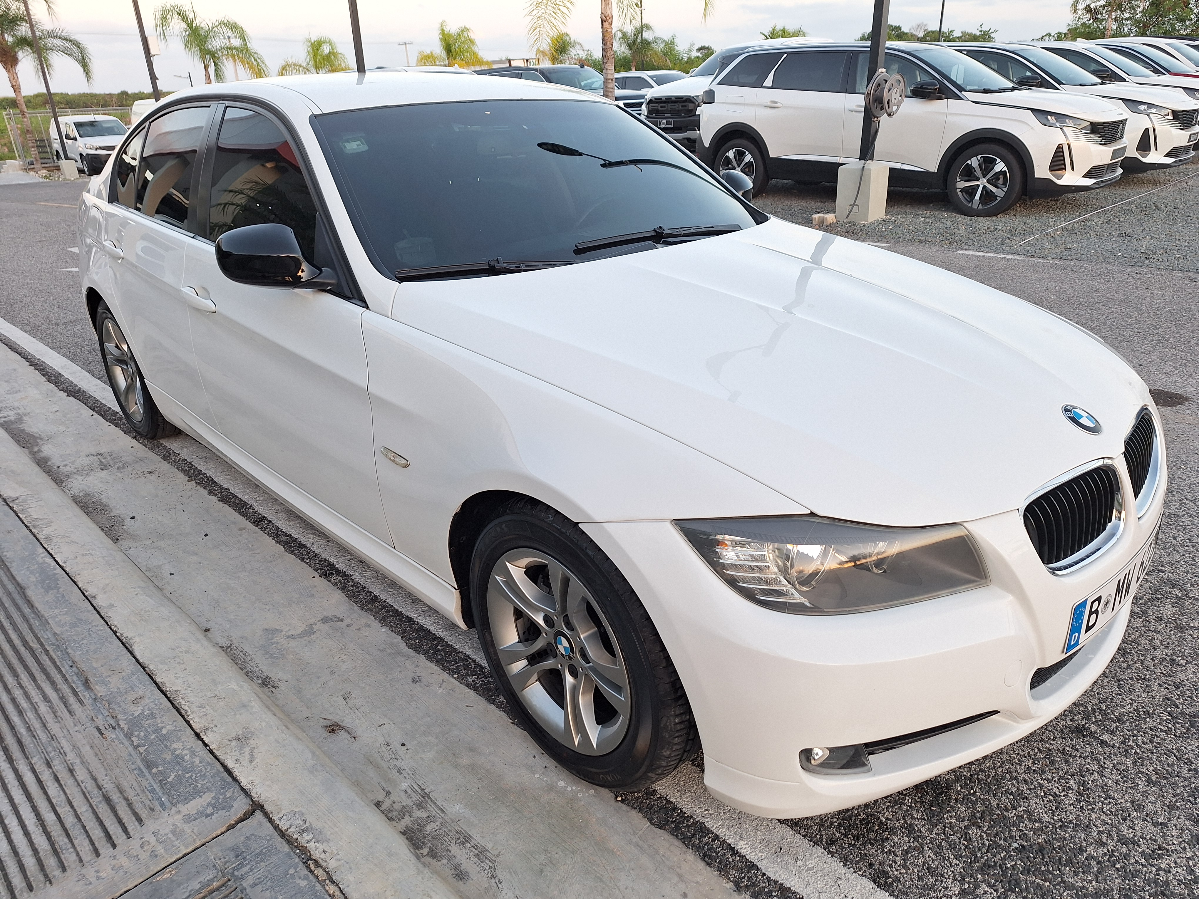 carros - BMW 318, 2009 5