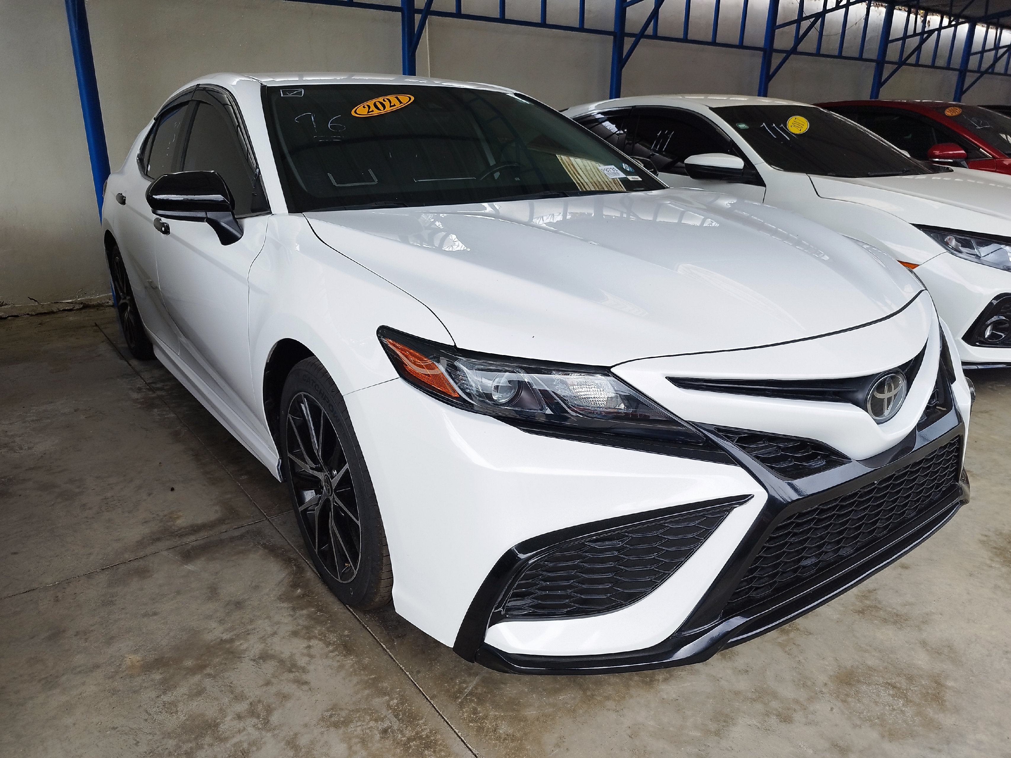 carros - 2021 Toyota Camry SE 