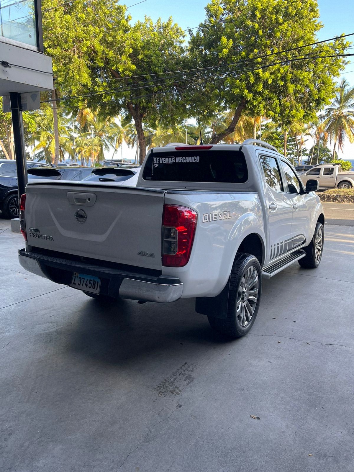 jeepetas y camionetas - Nissan Frontier 2018 impecable  4