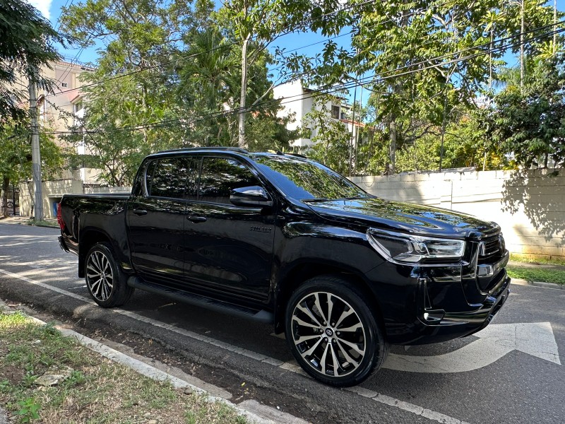 jeepetas y camionetas - Toyota hilux 2022 1