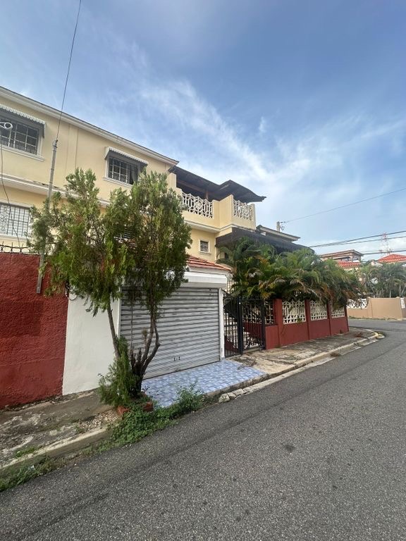 casas - 
Vendo casa en el Cacique para inversión 1