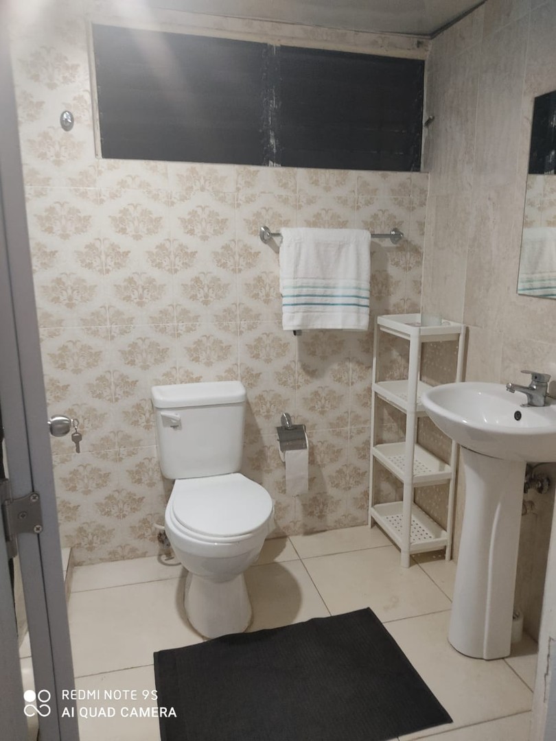 apartamentos - Alquilo apto amueblado de una Hab en Los Restauradores, 1er piso, 1 parqueo, sal 4