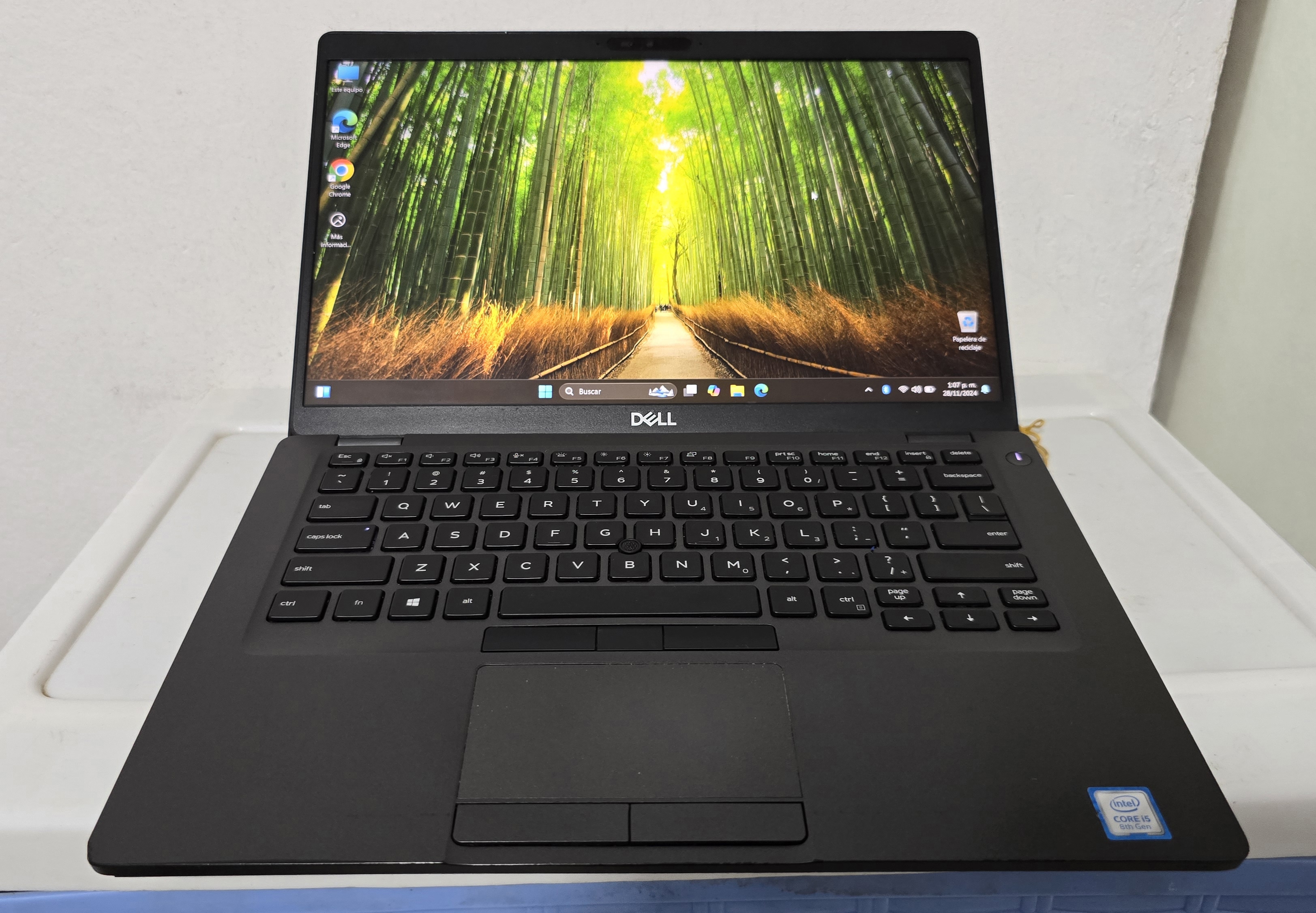 computadoras y laptops - Dell Slim 5400 14 Pulg Core i5 8va Gen Ram 8gb ddr4 Disco 256gb solido HDMI