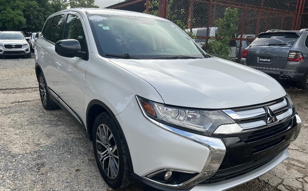 jeepetas y camionetas - 2016 Mitsubishi Outlander 4x4 3 Filas 8