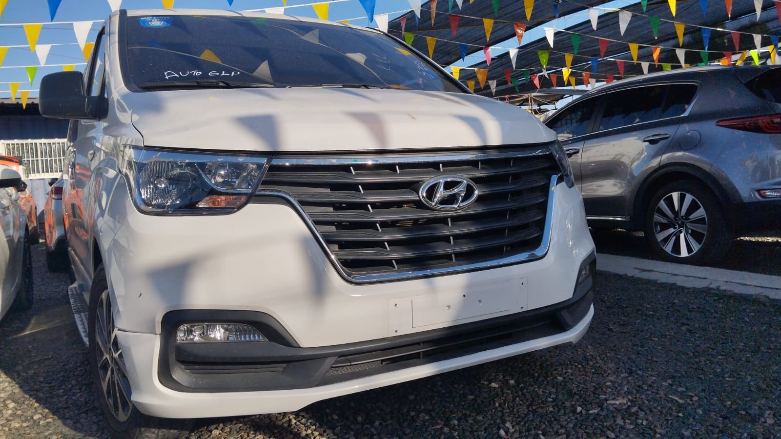 jeepetas y camionetas - HYUNDAI GRAND STAREX 2020 BLANCADESDE: RD$ 1,690.100 1