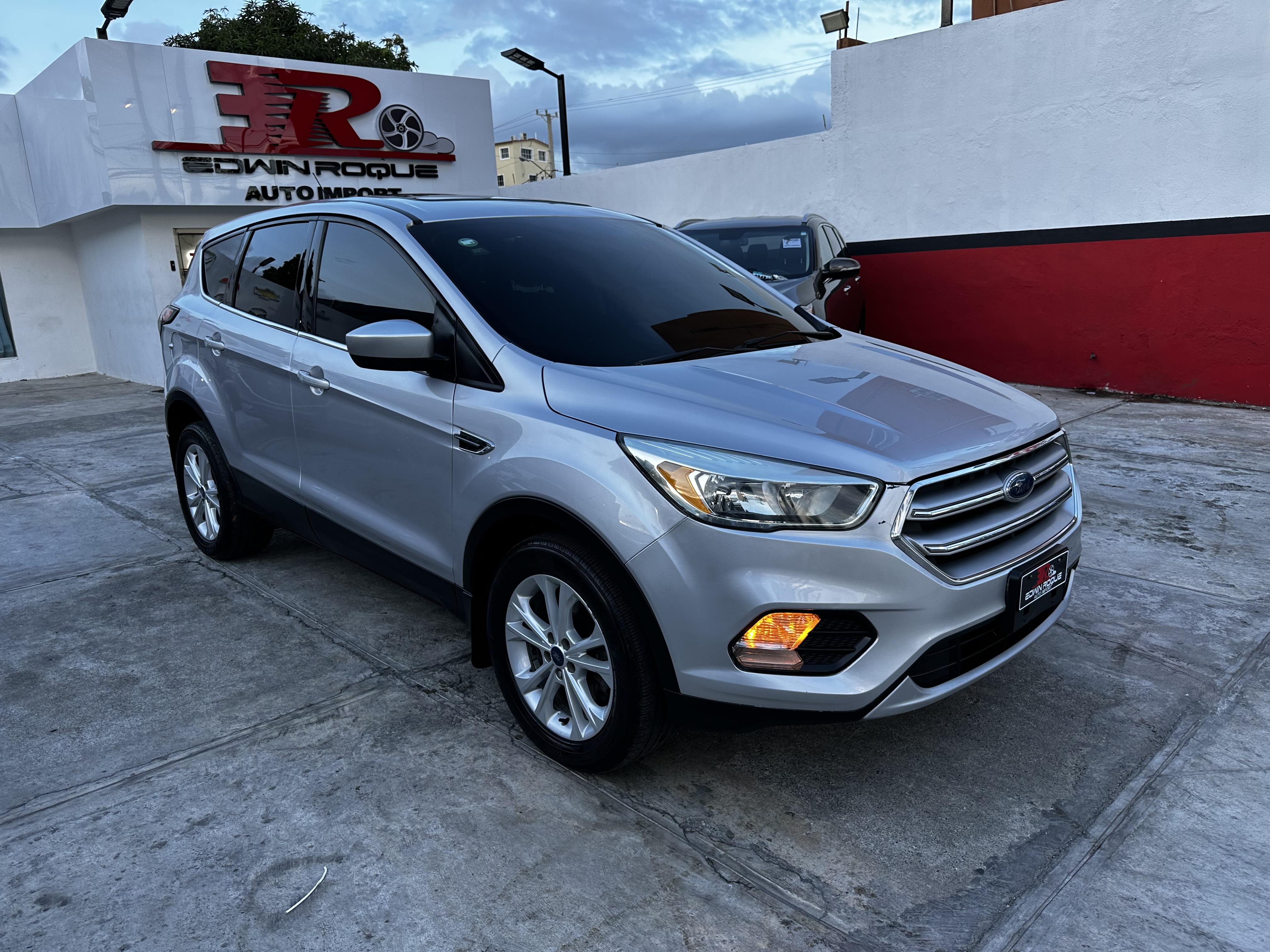 jeepetas y camionetas - FORD ESCAPE SE AWD 2017 2