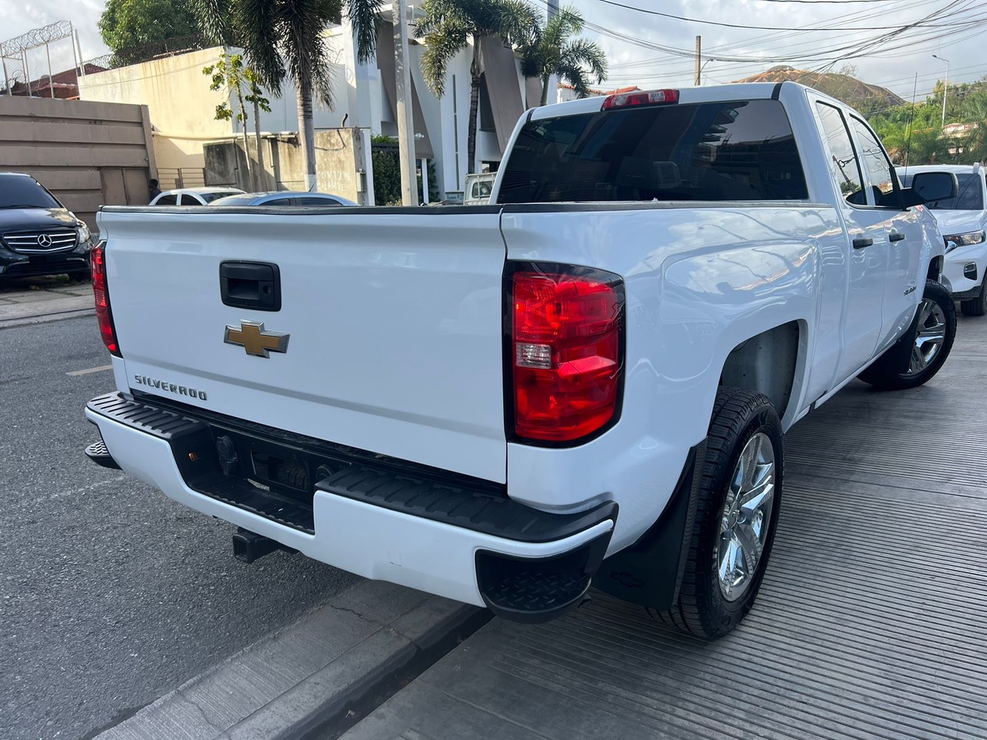 jeepetas y camionetas - CHEVROLET SILVERADO 2018 1