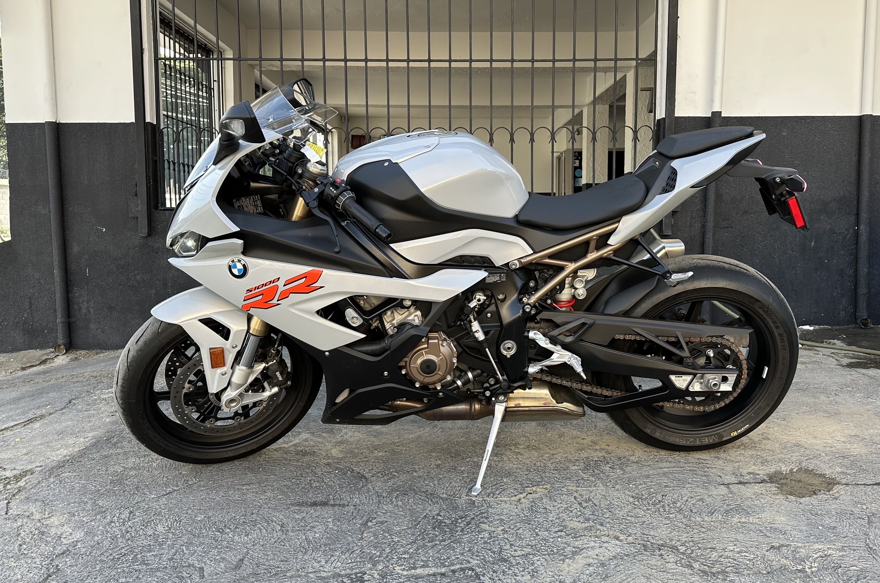 motores y pasolas - BMW S 1000 RR 2021 1