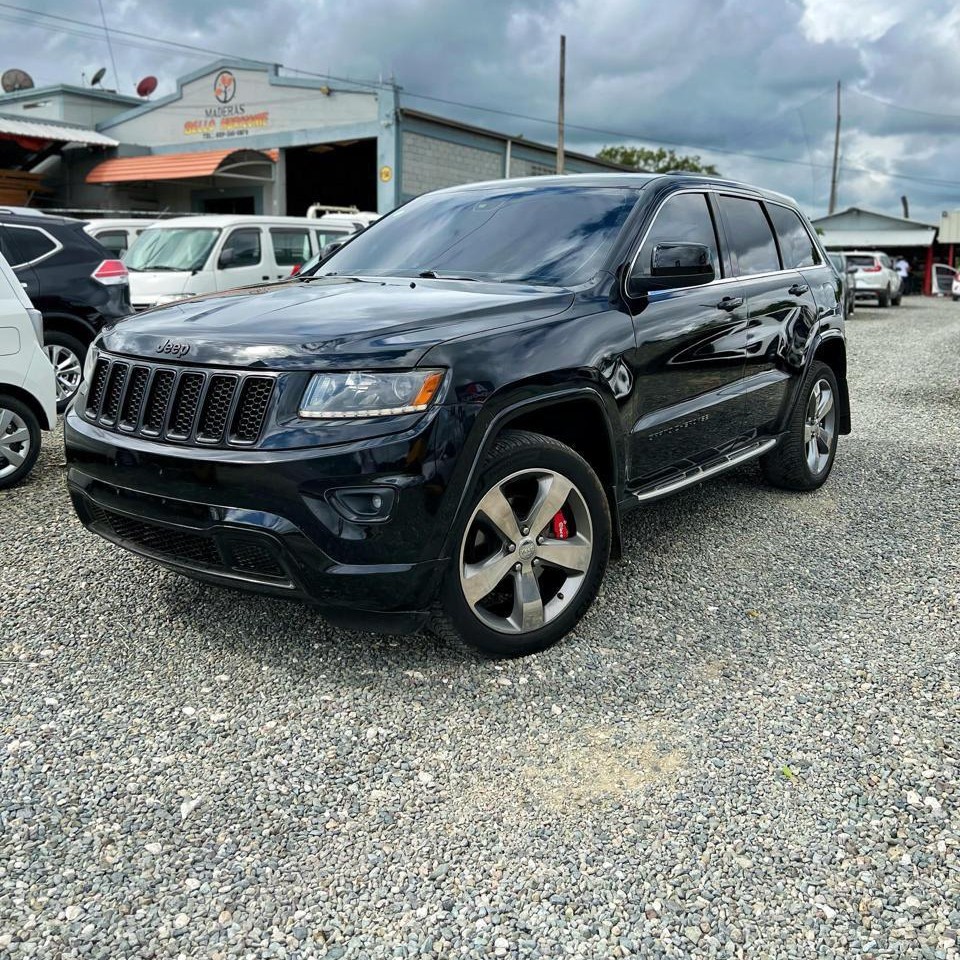 jeepetas y camionetas - jeep grand cherokee laredo 2015 0