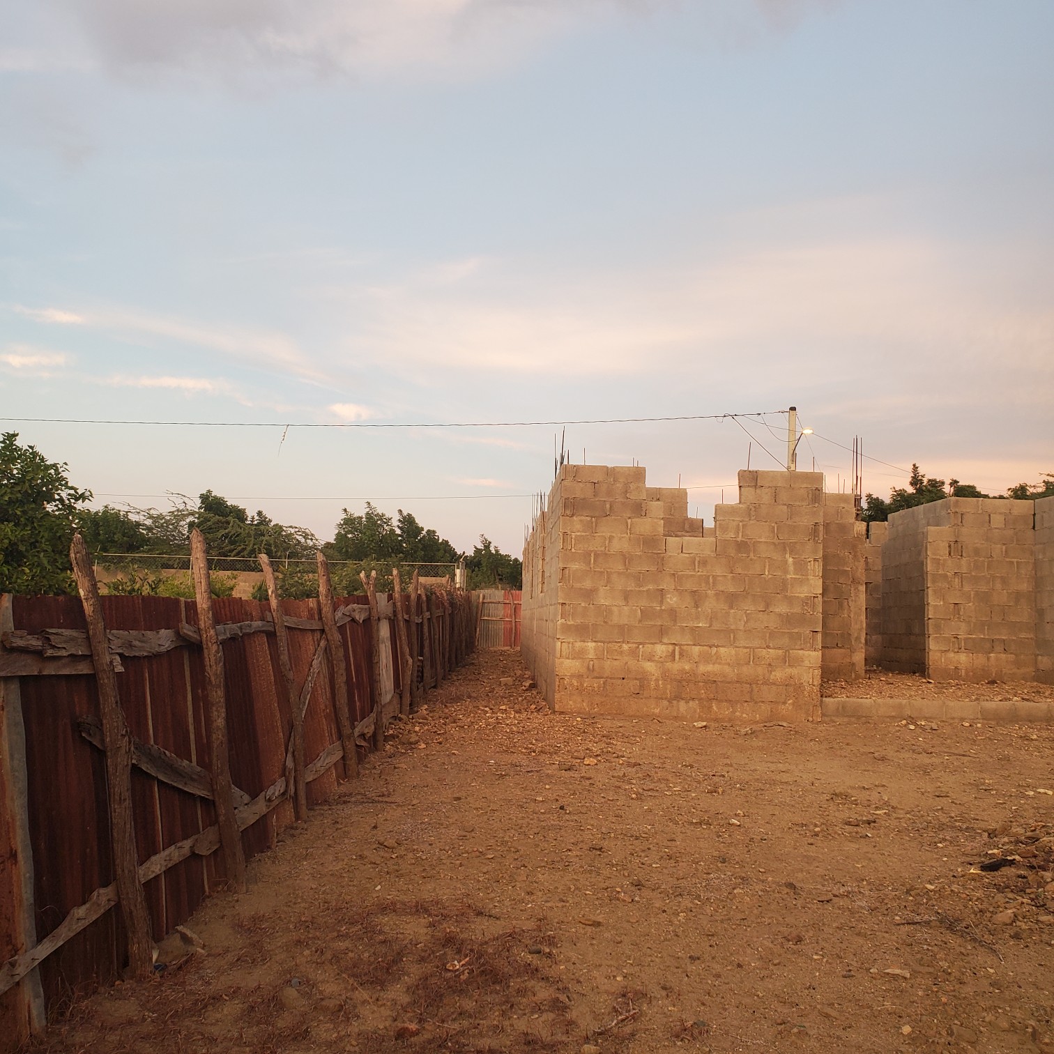 casas - Terreno con mejora en Montecristi, no dejes pasar esta oportunidad de adquirilo 1