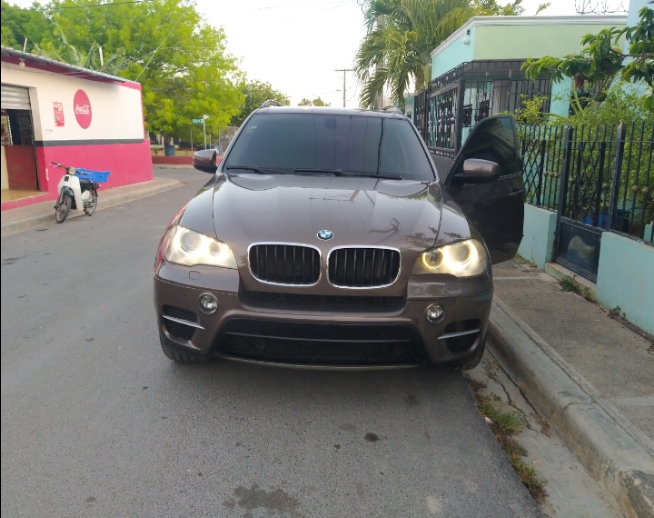 jeepetas y camionetas - BMW serie X5... 2012 gasolina motor 3.0 , 6 cilindros  3