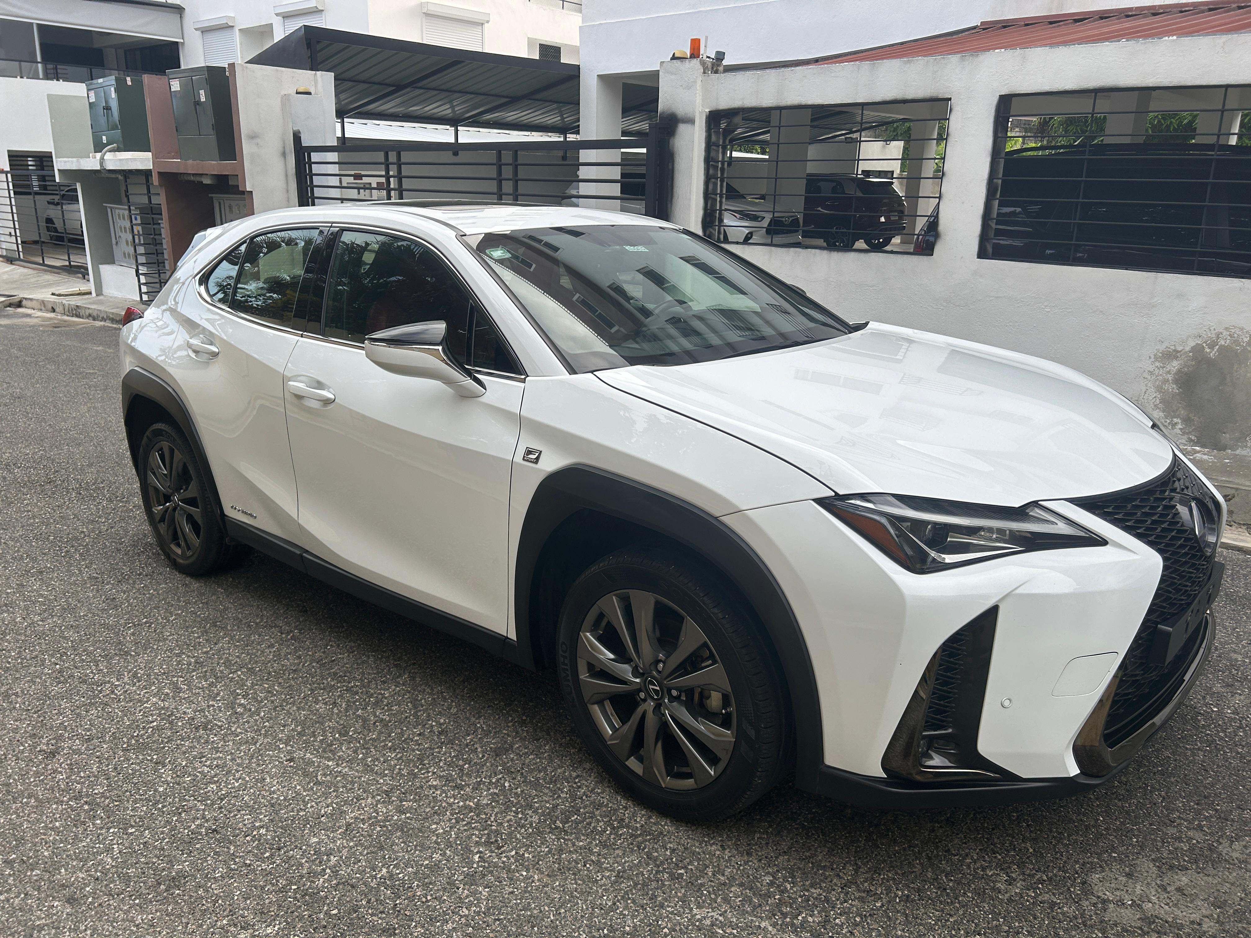 jeepetas y camionetas - Lexus UX250  2022 impecable 