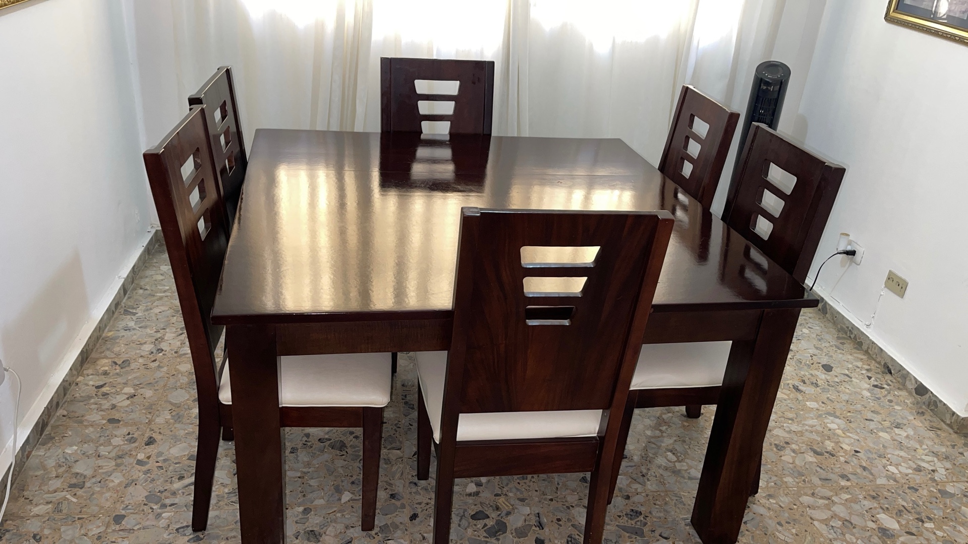 muebles y colchones - Comedor en Andiroba de 6 sillas 3