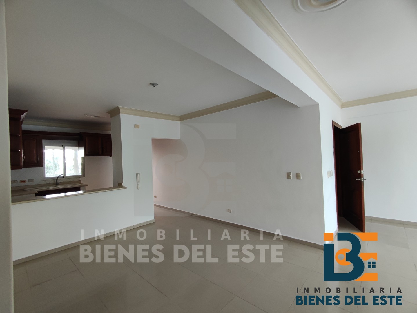 apartamentos - ...REBAJADO DE PRECIO Apartamento a Una Esquina del Malecon 6