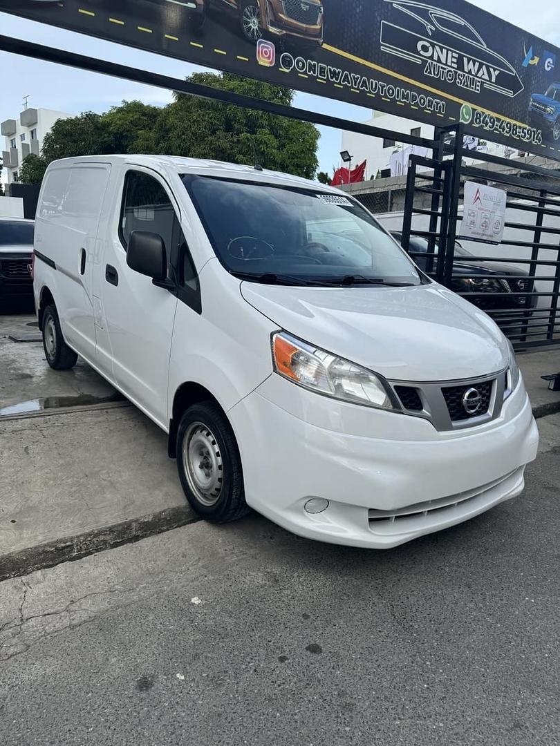 otros vehiculos - Nissan nv200 año 2019 4