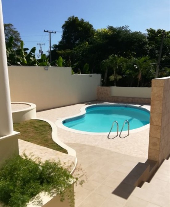 casas - Hermosa casa en alquiler con piscina en Arroyo Hondo lll

 6