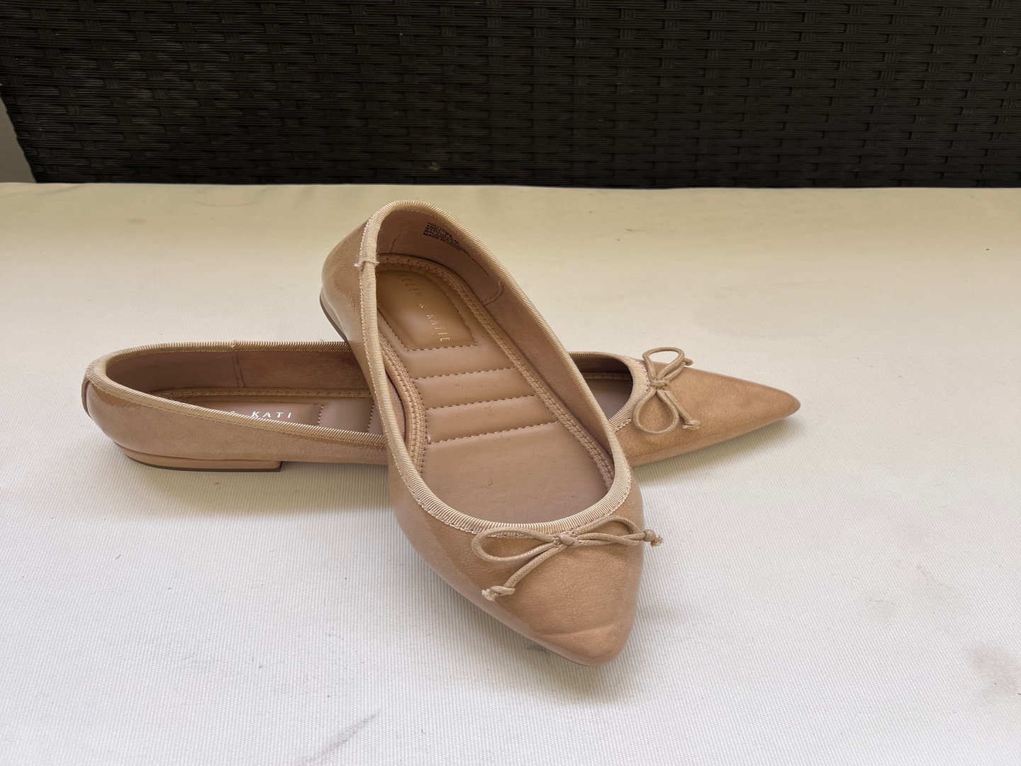 zapatos para mujer - NUEVO Zapatos de punta color crema, size 7 1/2, sin usar y cómodos  1