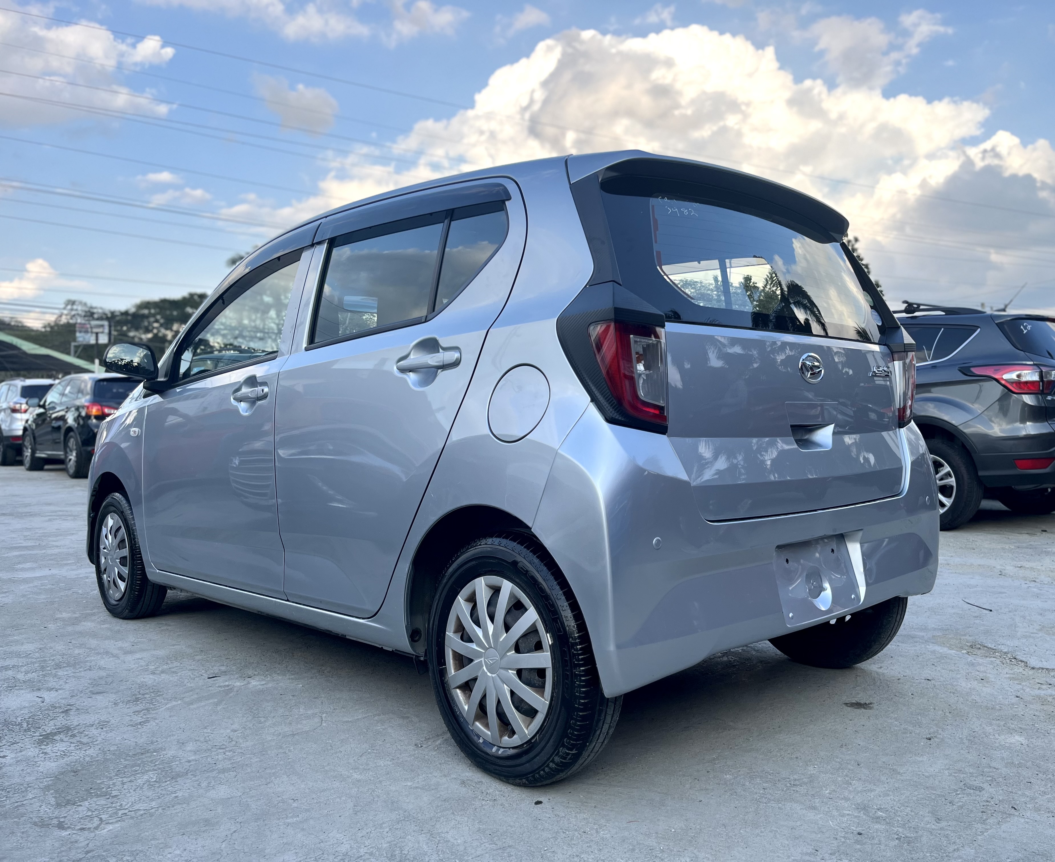 carros - Daihatsu Mira 2020  1