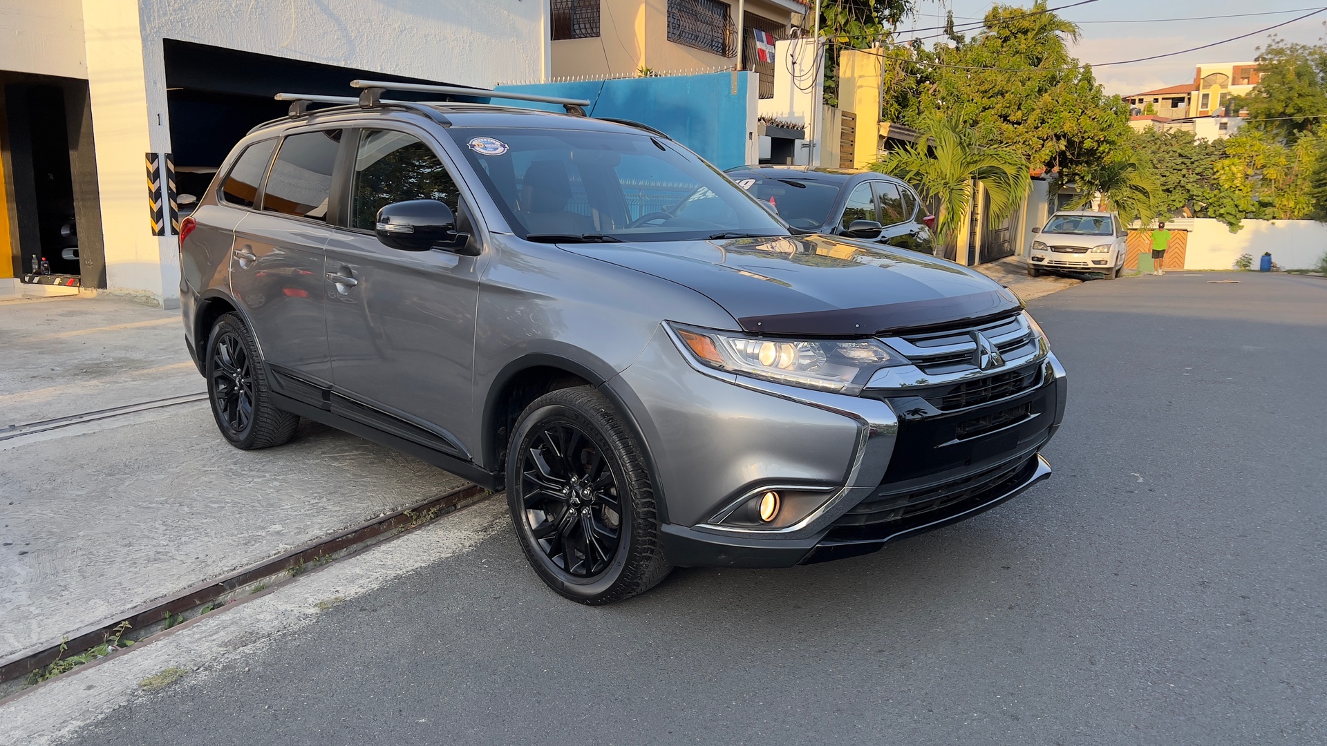 jeepetas y camionetas - MITSUBISHI OUTLANDER 2018 / 3 FILAS DE ASIENTOS