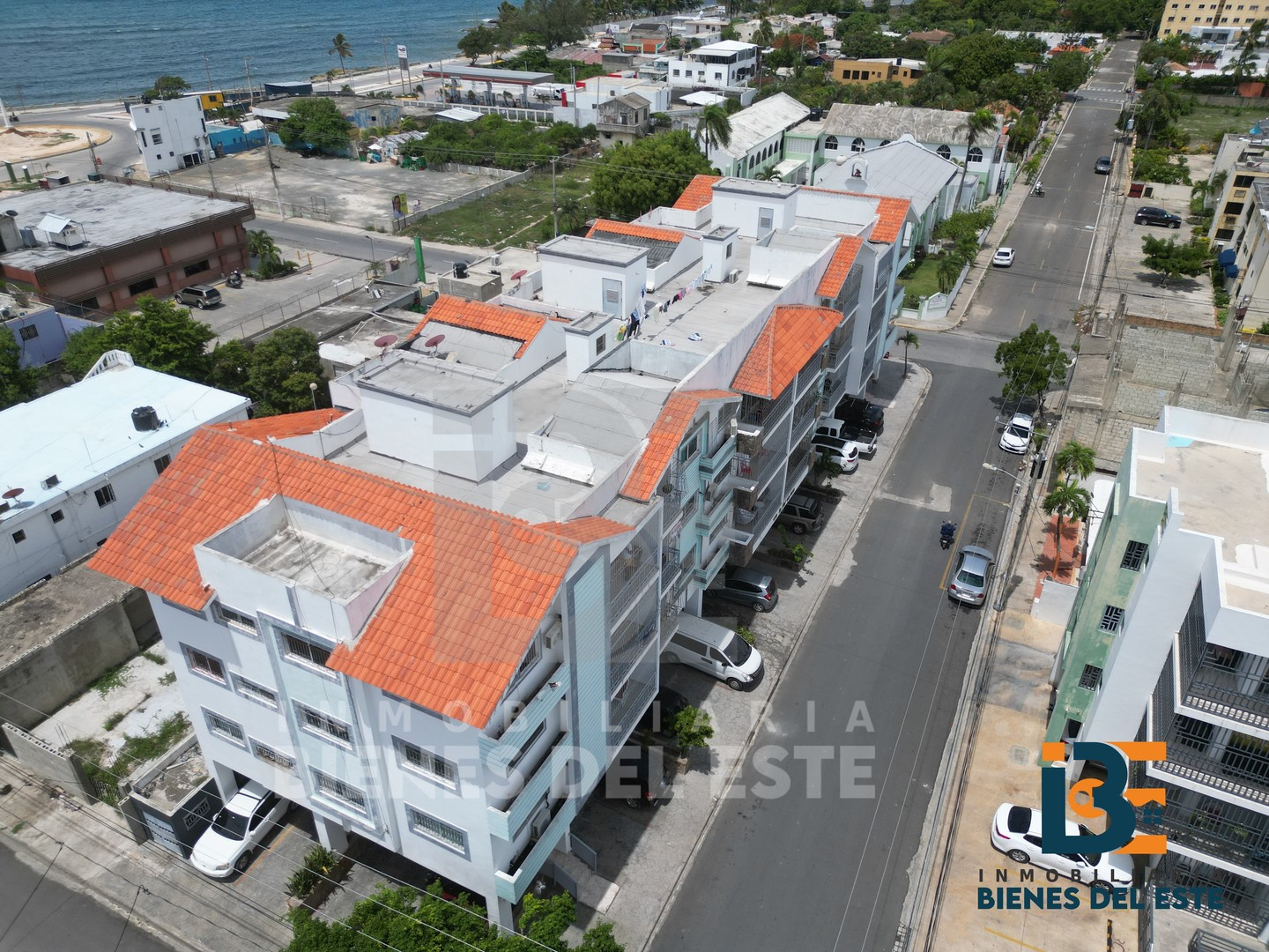 apartamentos - ...REBAJADO DE PRECIO Apartamento a Una Esquina del Malecon 3