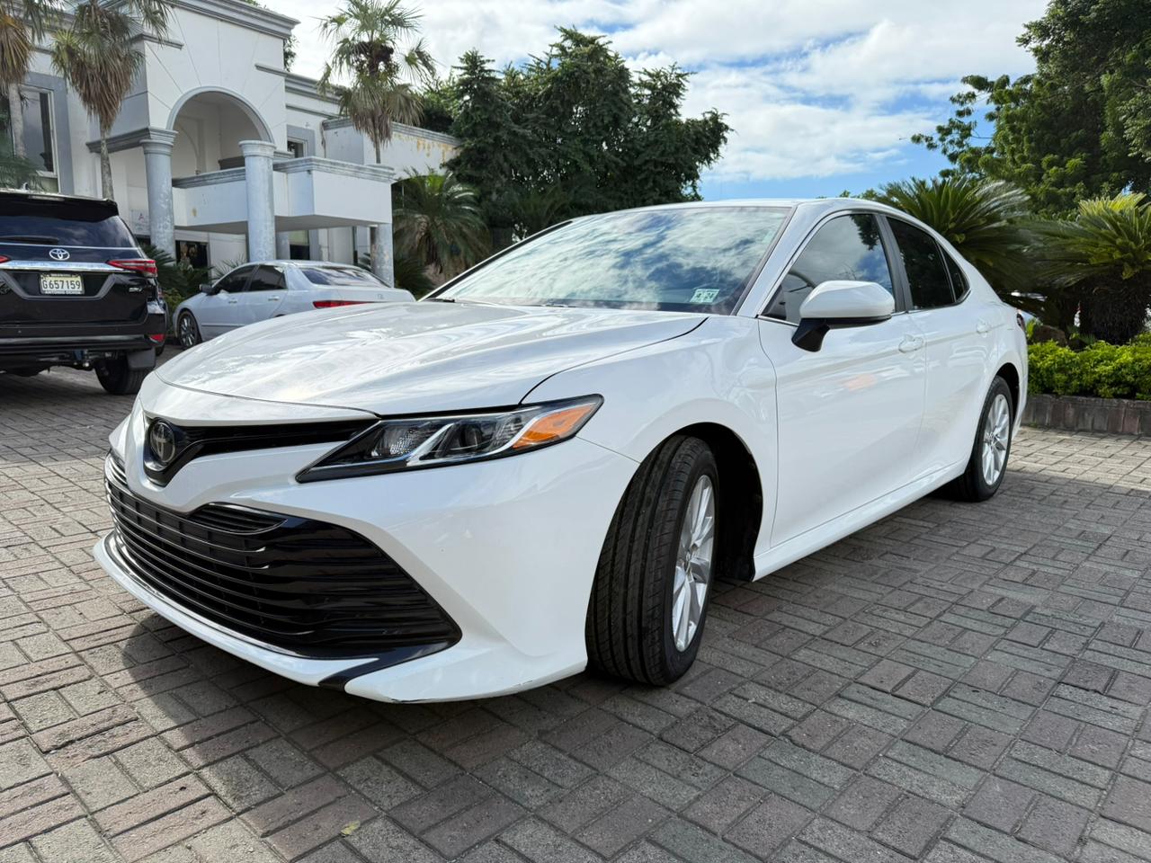 carros - Toyota camry se 2019